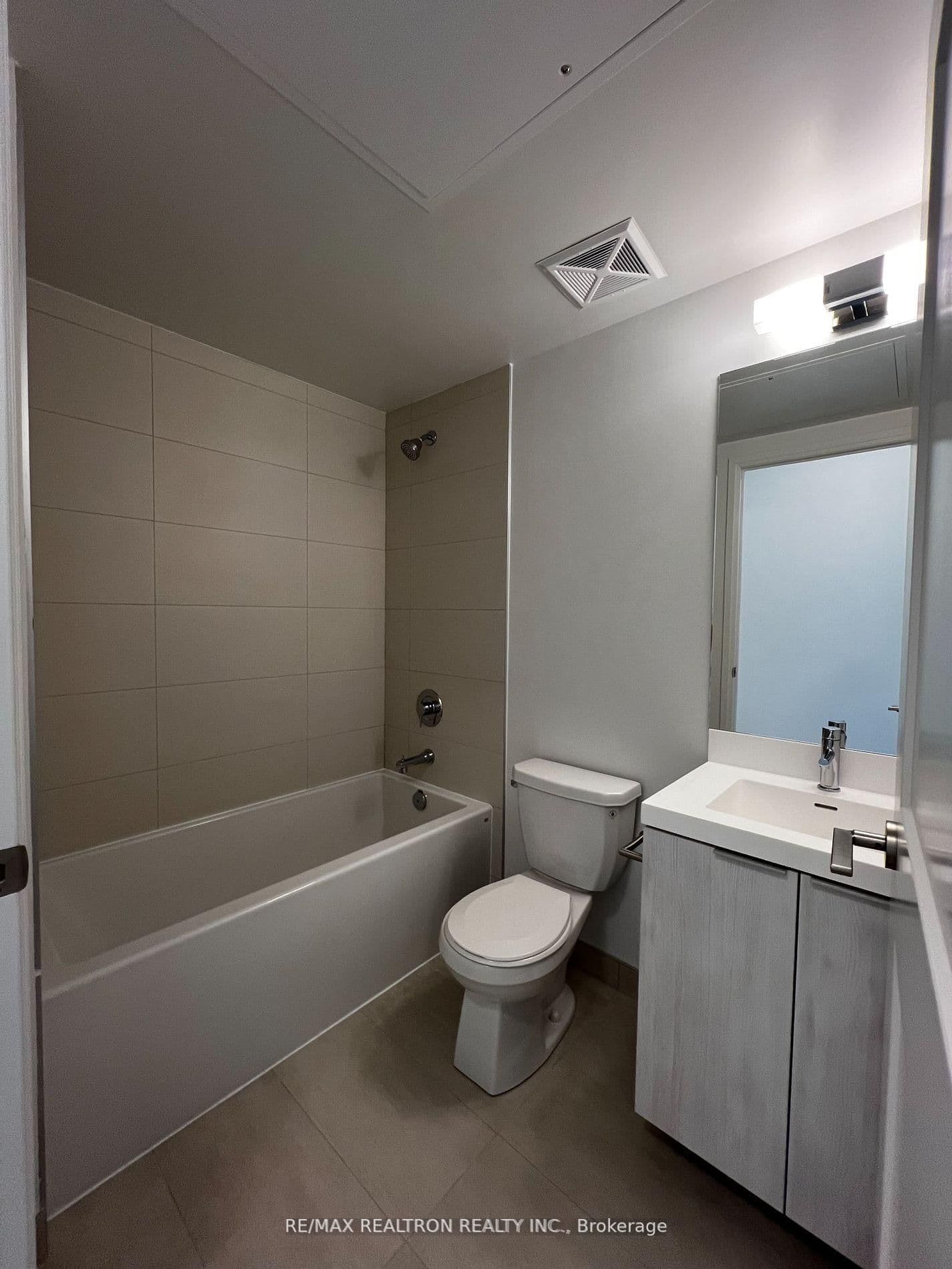 8 Widmer Street, Unit 1210 thumbnail 15