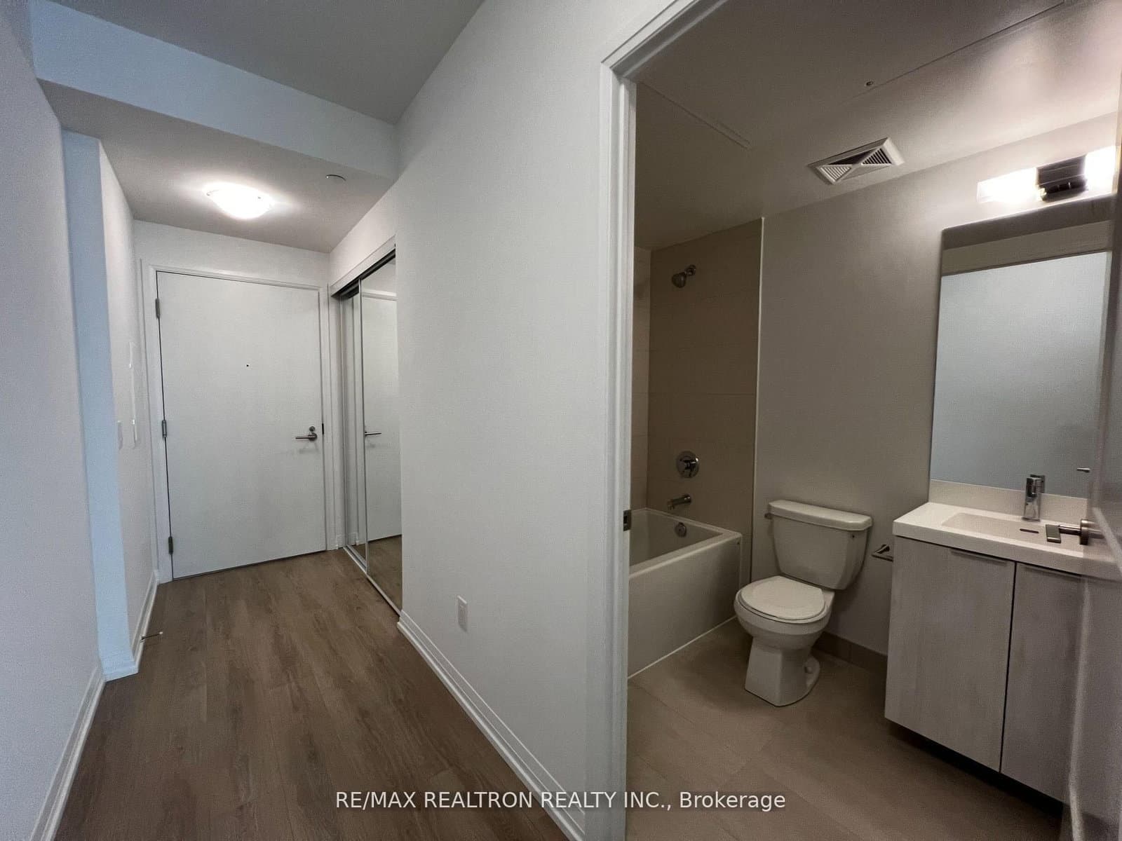 8 Widmer Street, Unit 1210 thumbnail 16