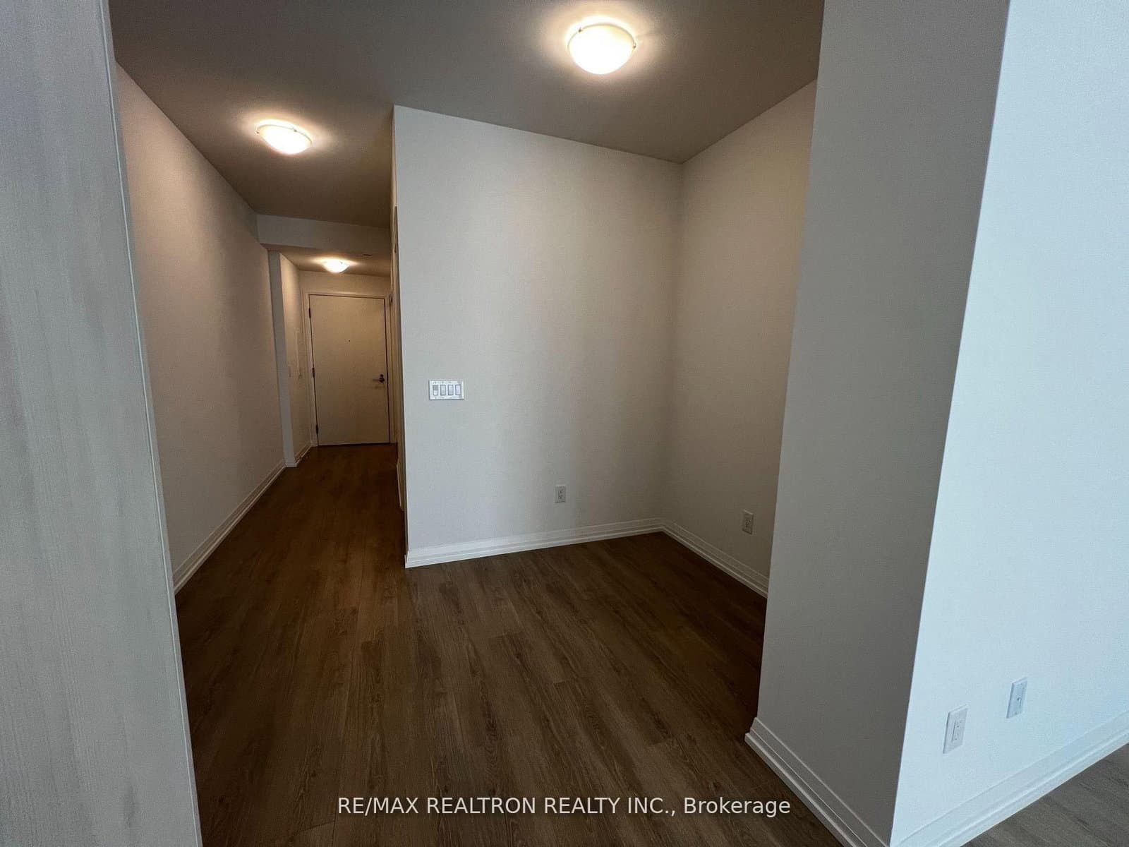 8 Widmer Street, Unit 1210 thumbnail 6