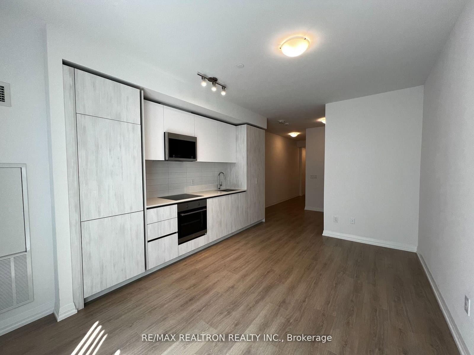8 Widmer Street, Unit 1210 thumbnail 8
