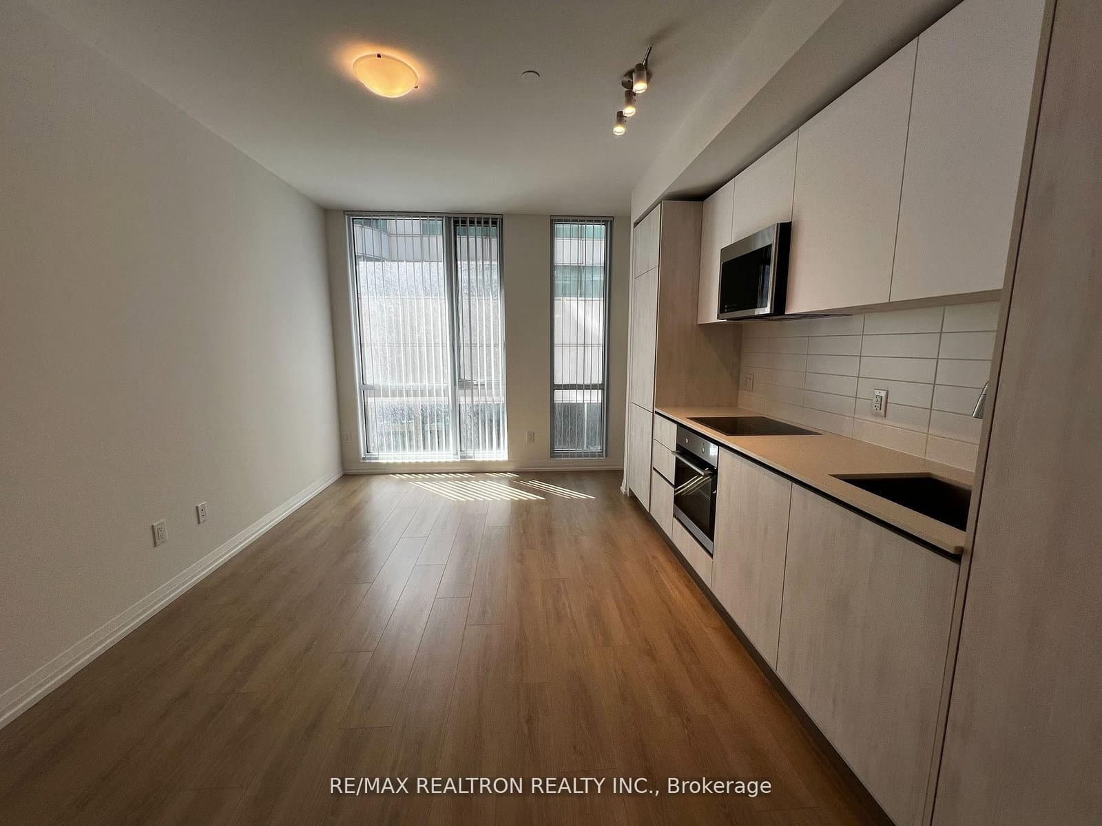 8 Widmer Street, Unit 1210 thumbnail 9