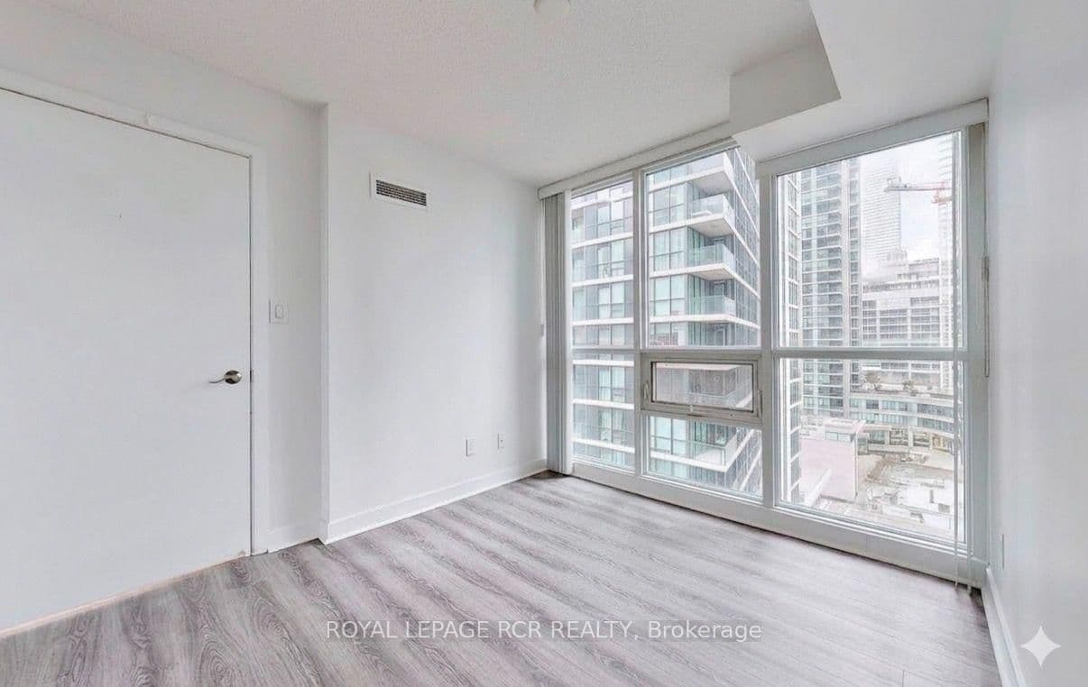 33 Bay Street, Unit 904 thumbnail 8