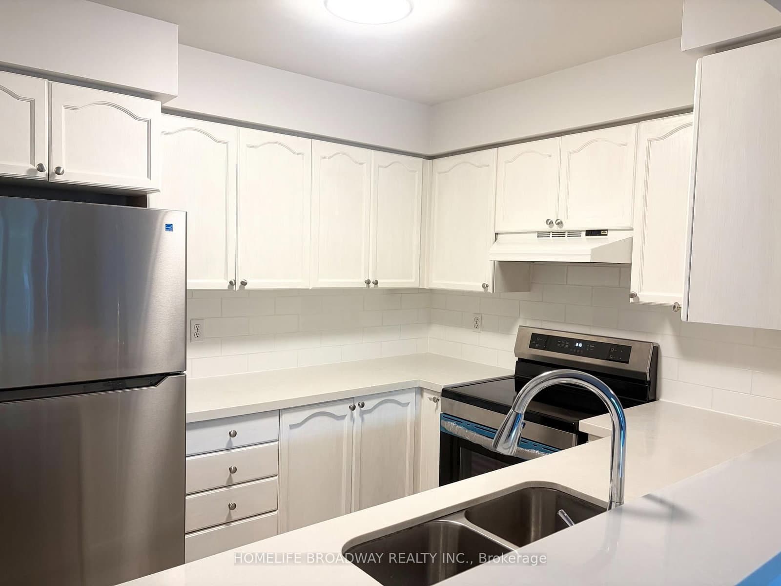 39 Pemberton Avenue, Unit 109 thumbnail 2