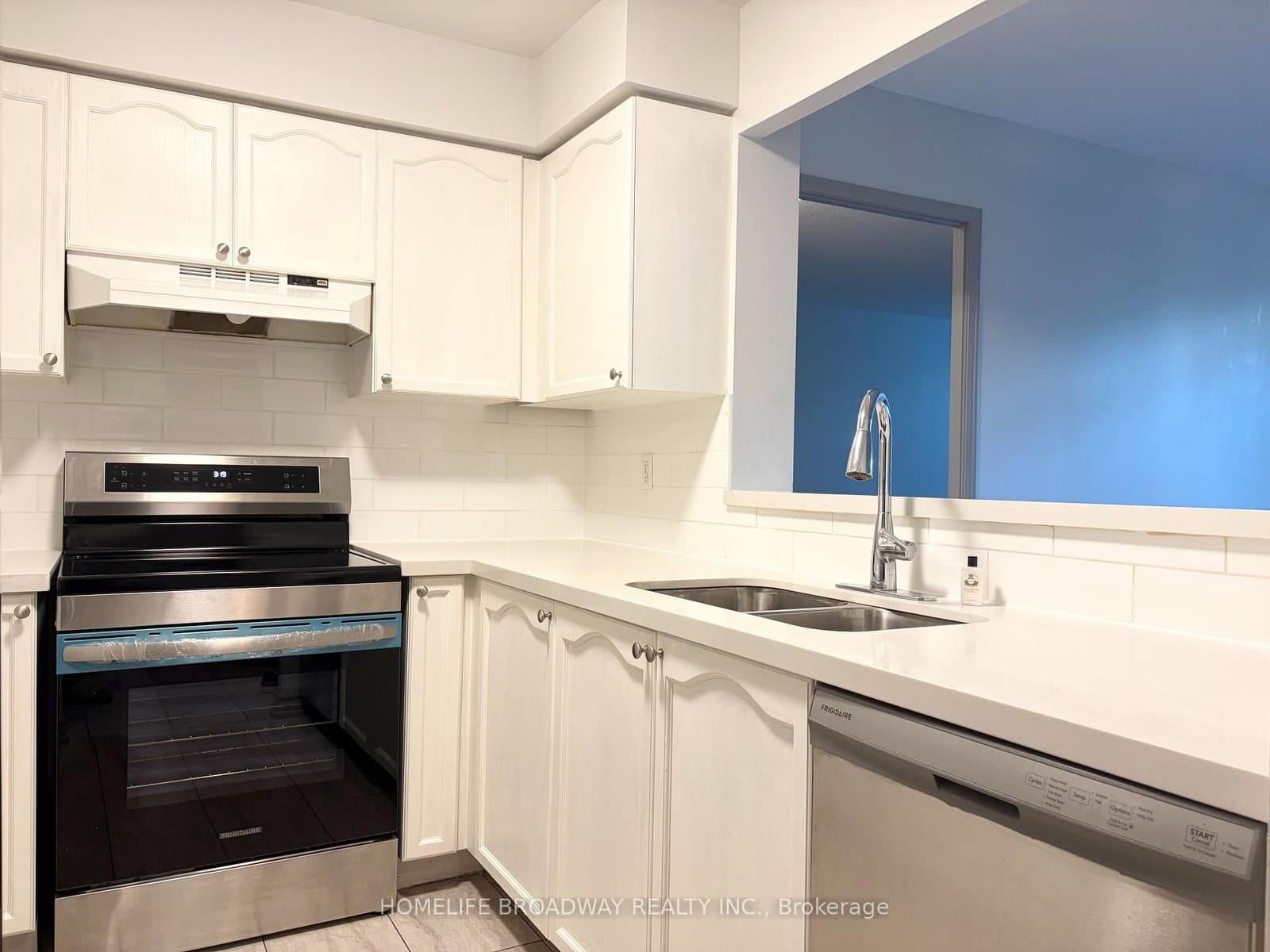 39 Pemberton Avenue, Unit 109 thumbnail 4