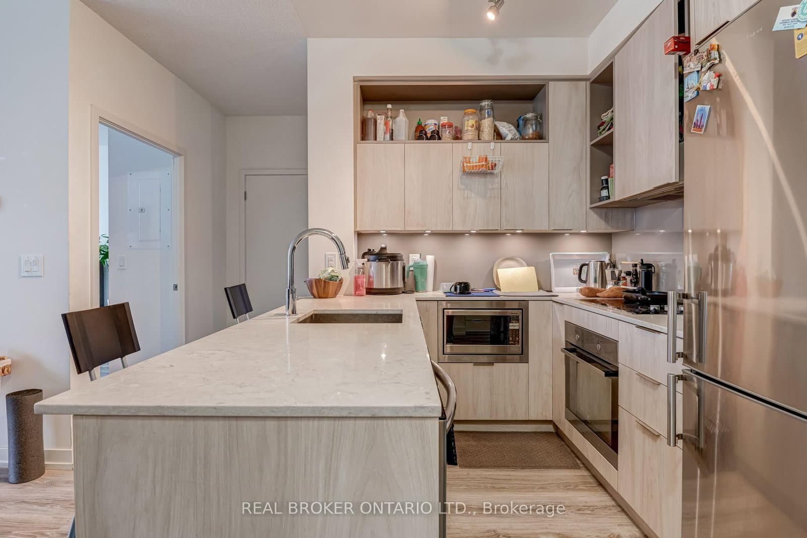 200 Sackville Street, Unit 702 thumbnail 5