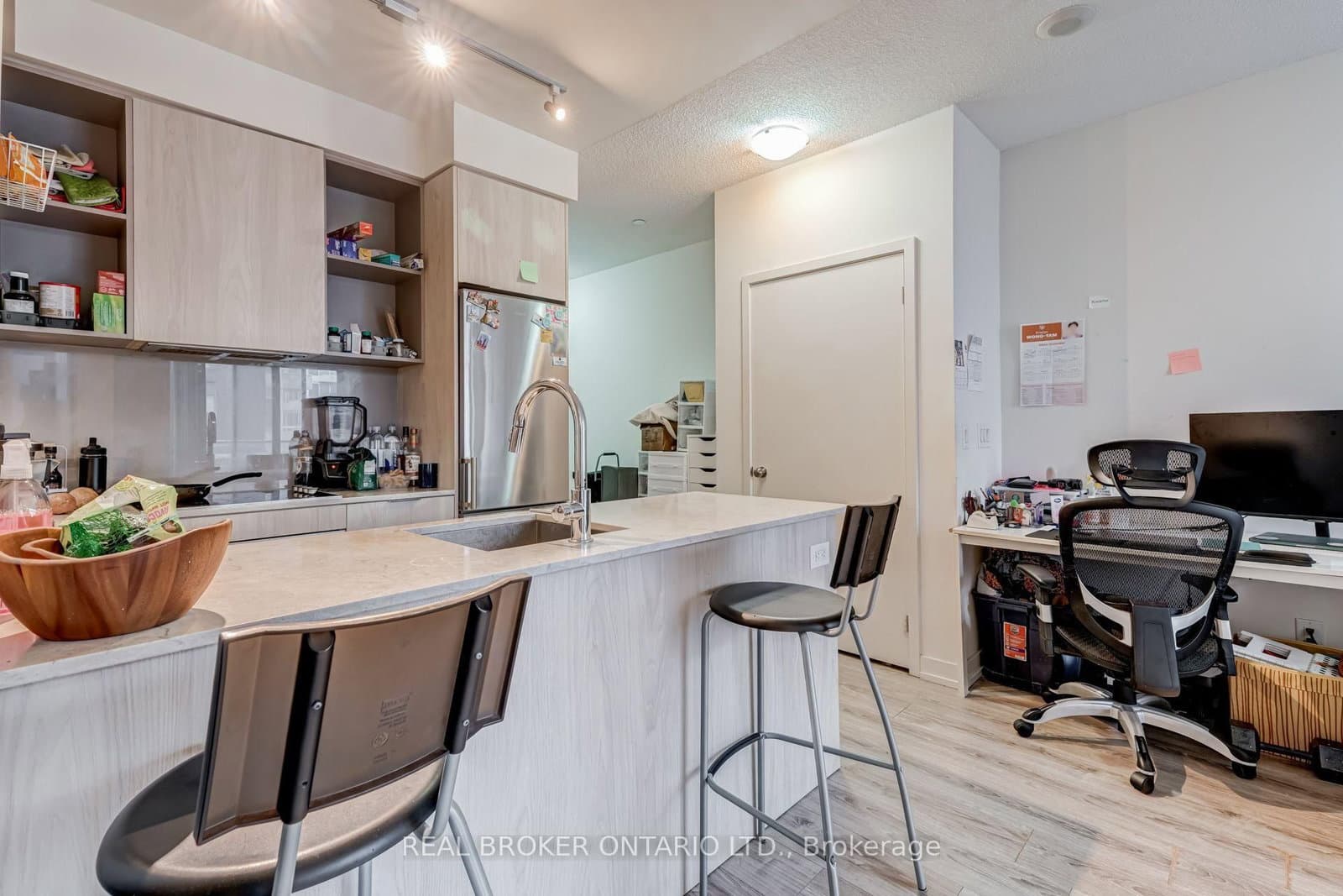 200 Sackville Street, Unit 702 thumbnail 8