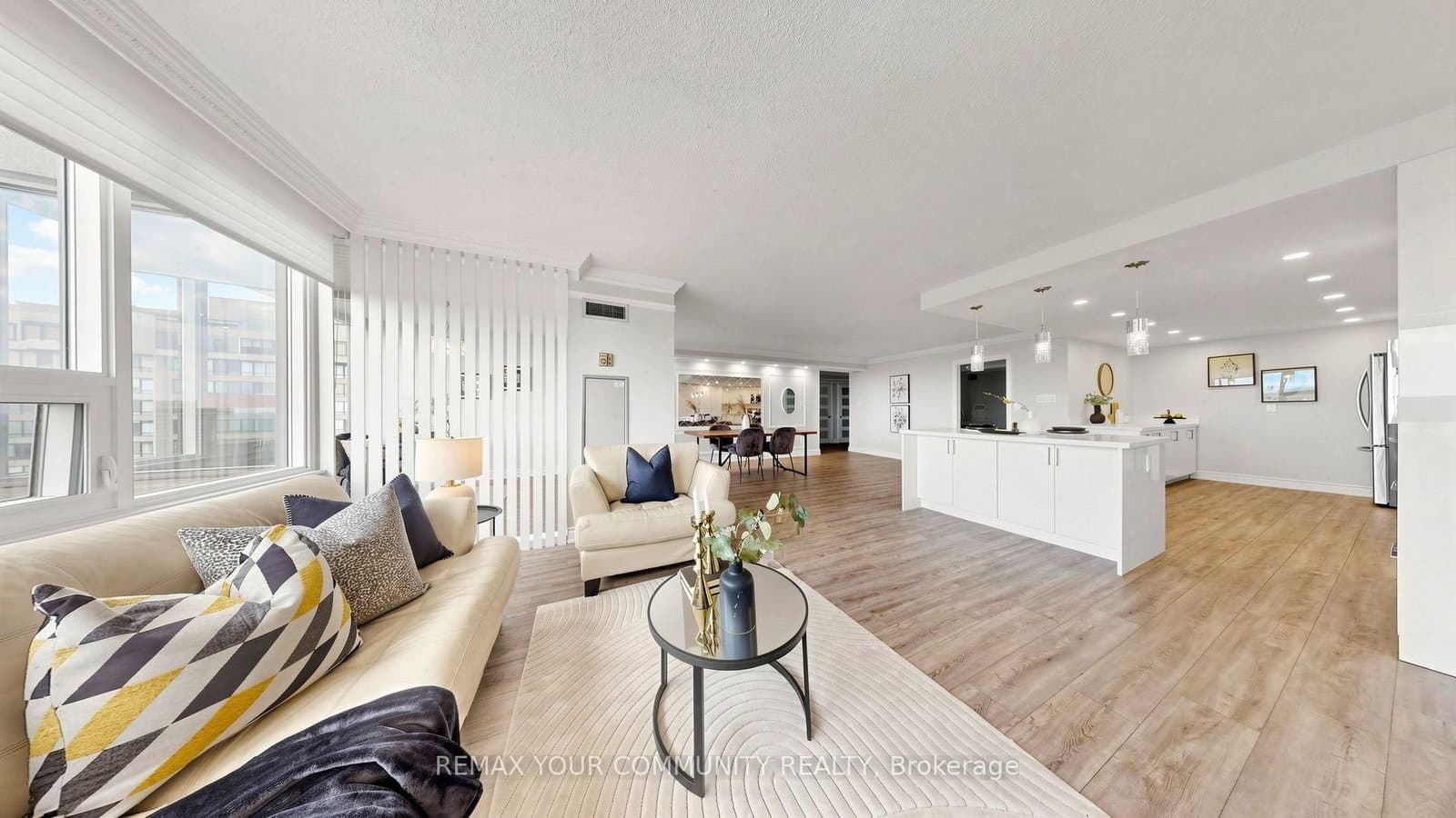 55 Skymark Drive, Unit 2704 thumbnail 12