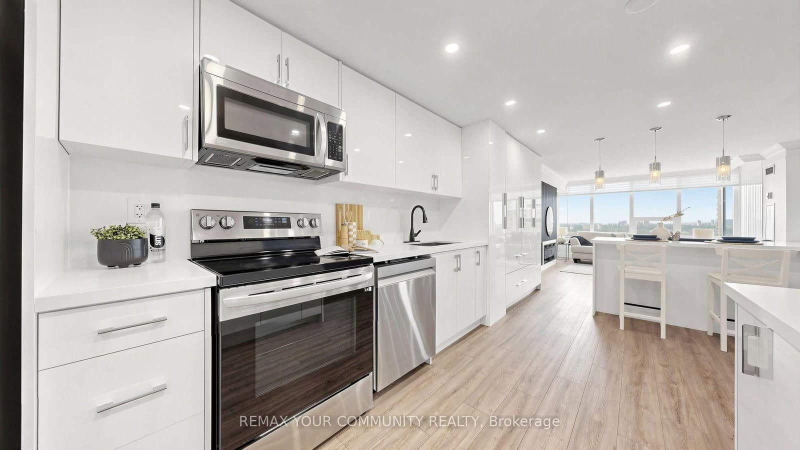 55 Skymark Drive, Unit 2704 thumbnail 16