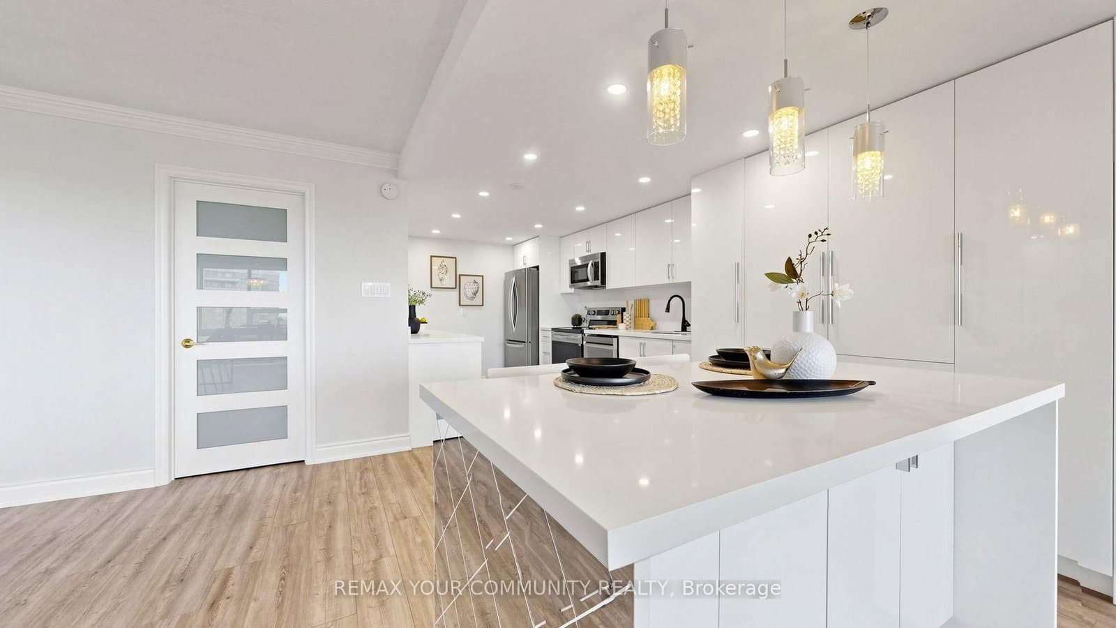 55 Skymark Drive, Unit 2704 thumbnail 22