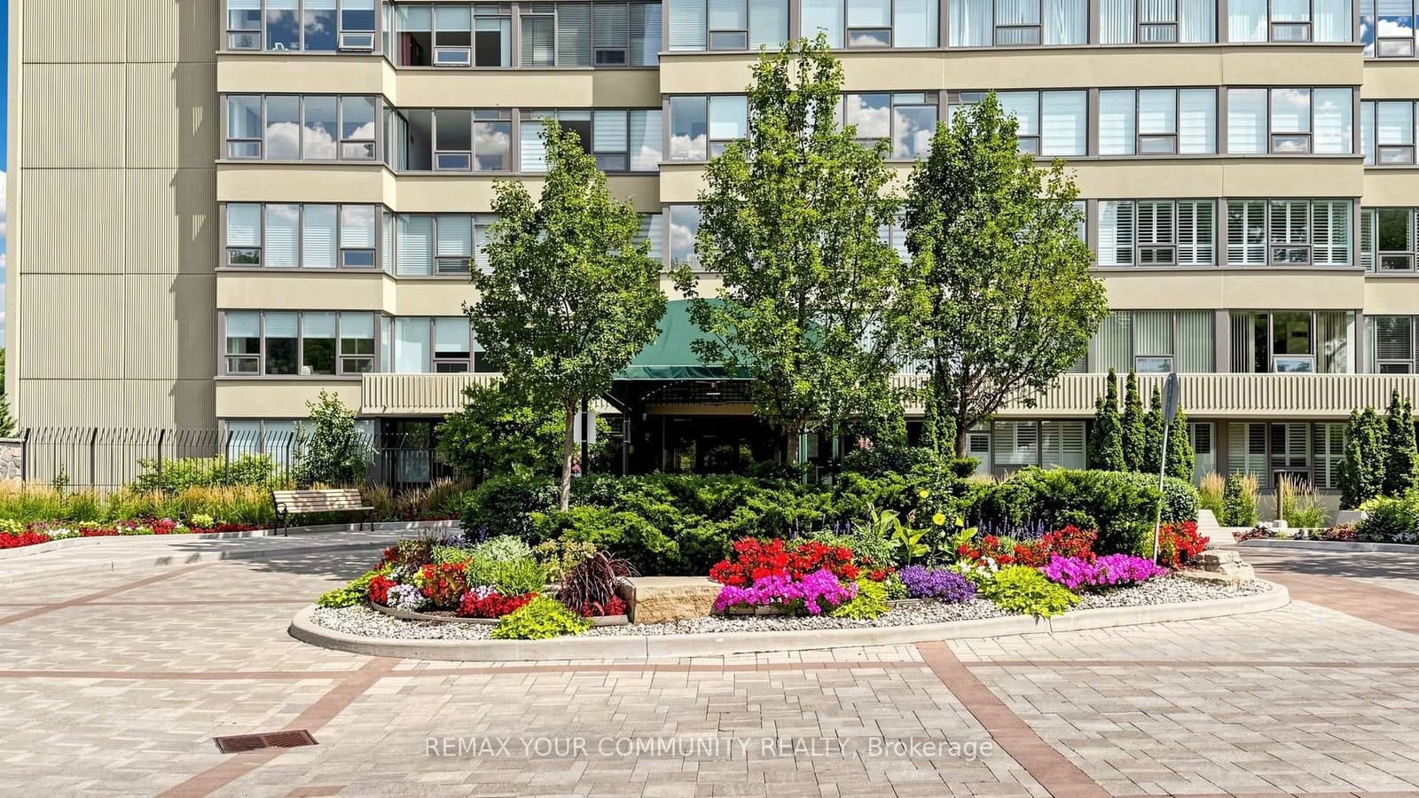 55 Skymark Drive, Unit 2704 thumbnail 3