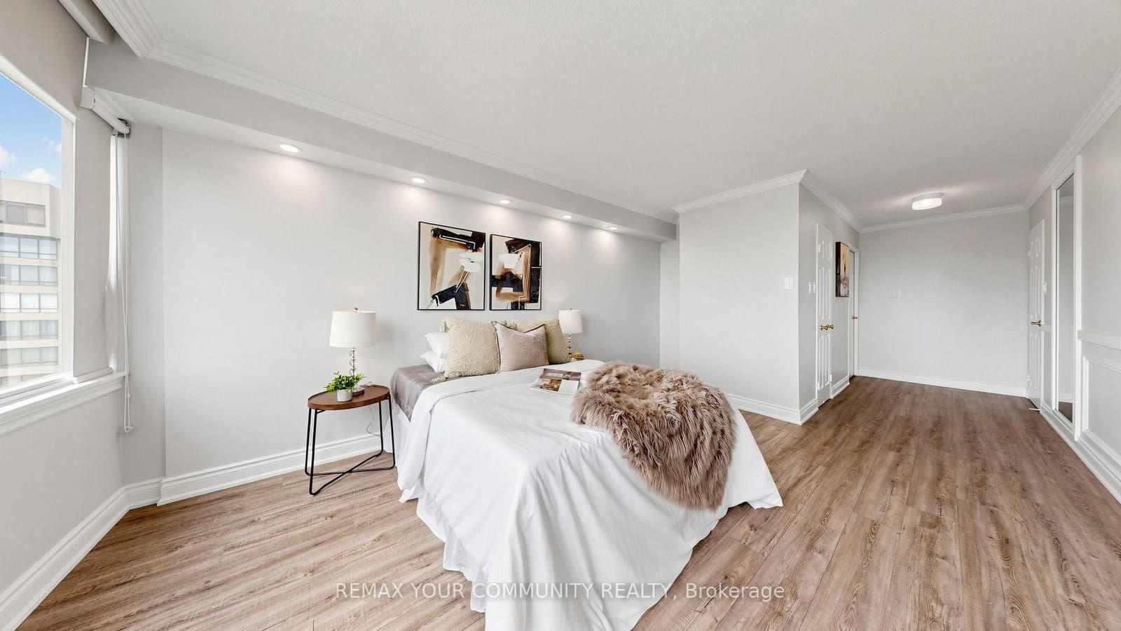 55 Skymark Drive, Unit 2704 thumbnail 33