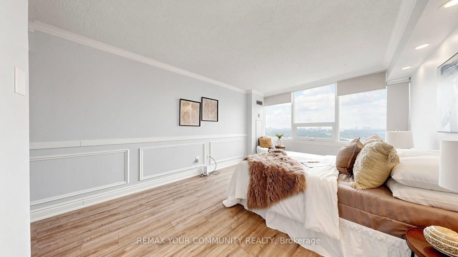 55 Skymark Drive, Unit 2704 thumbnail 34