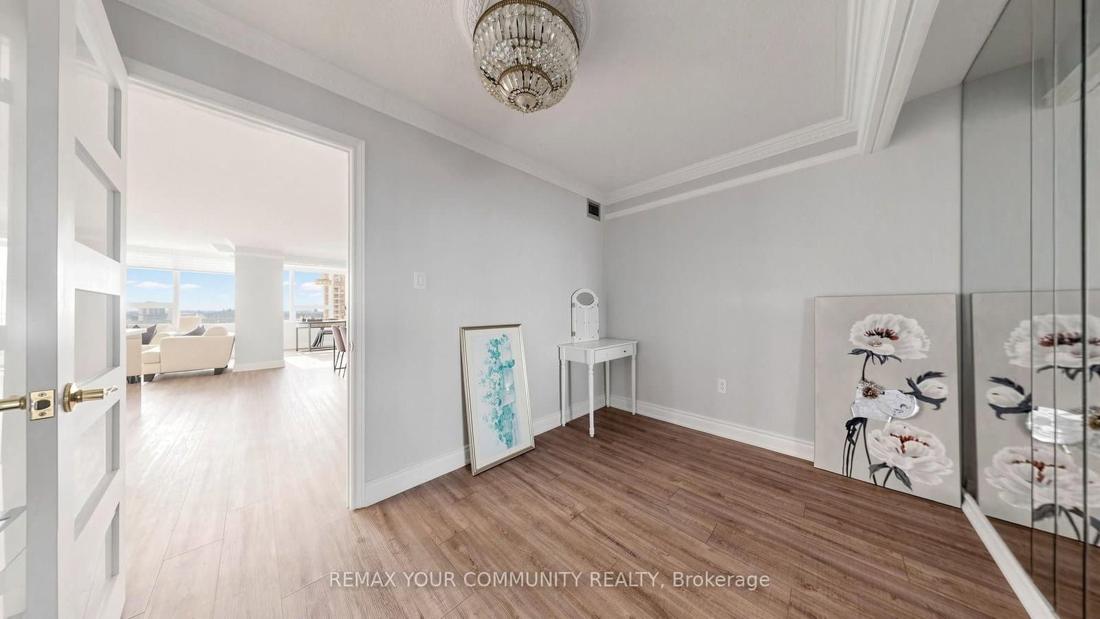 55 Skymark Drive, Unit 2704 thumbnail 37