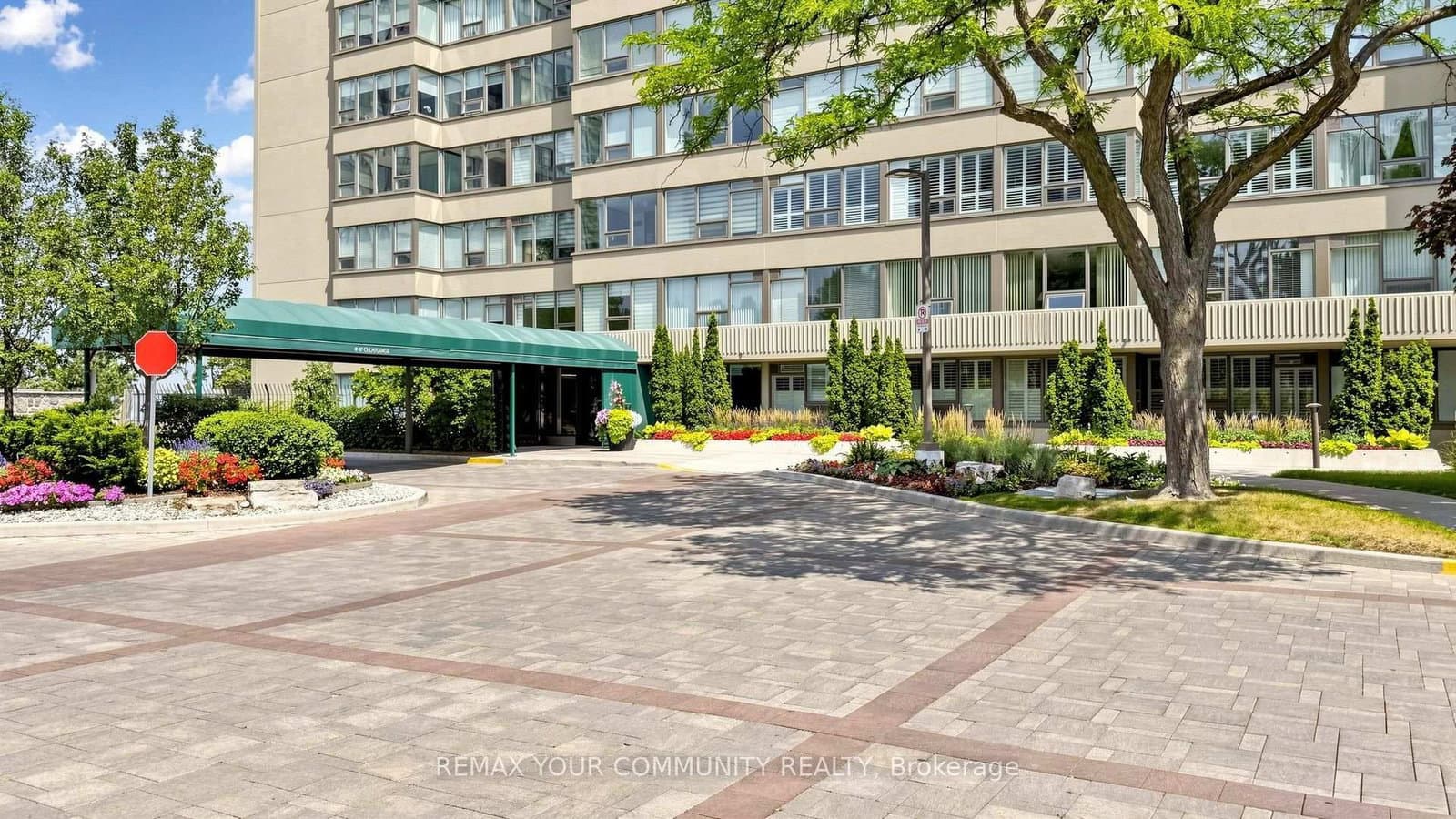 55 Skymark Drive, Unit 2704 thumbnail 4