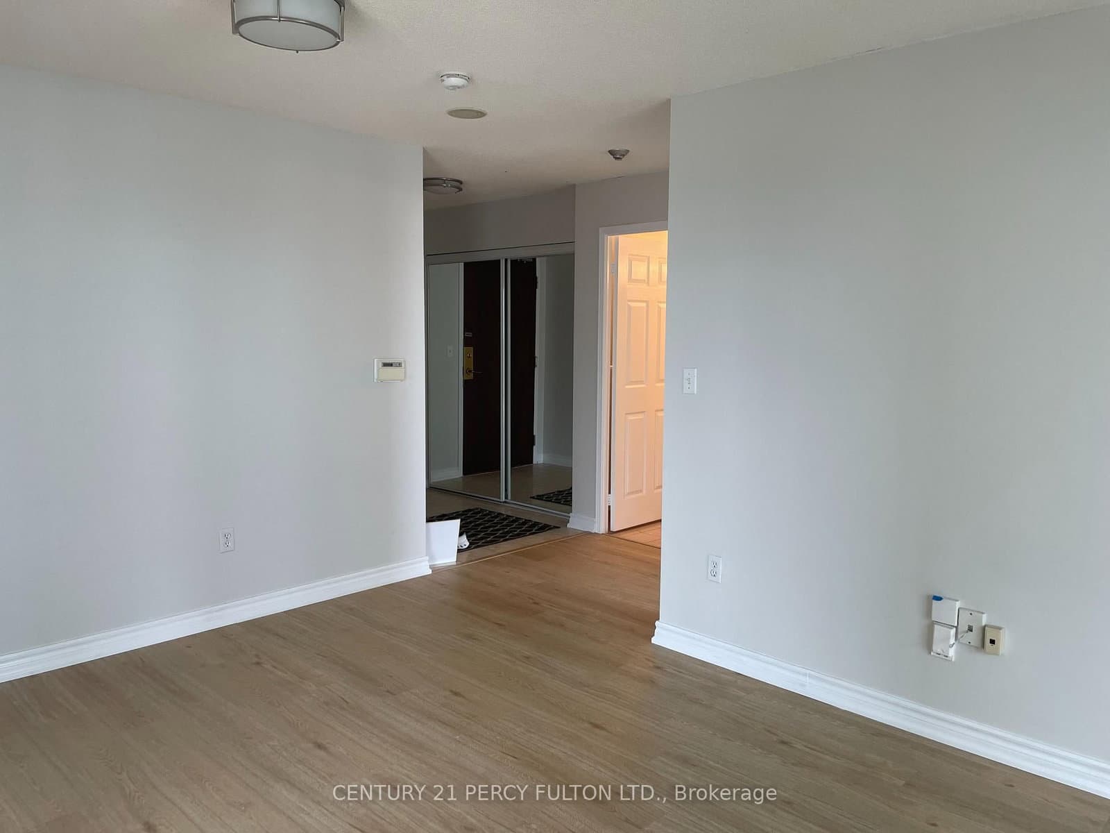 1 Pemberton Avenue, Unit 1503 thumbnail 12