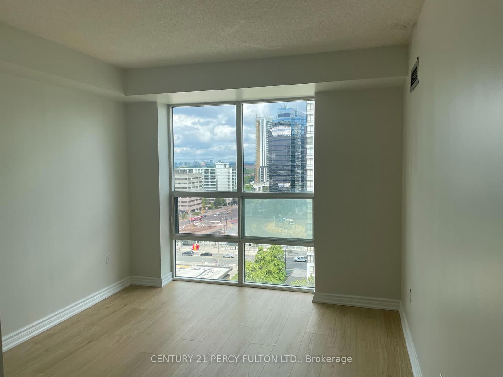 1 Pemberton Avenue, Unit 1503 thumbnail 7