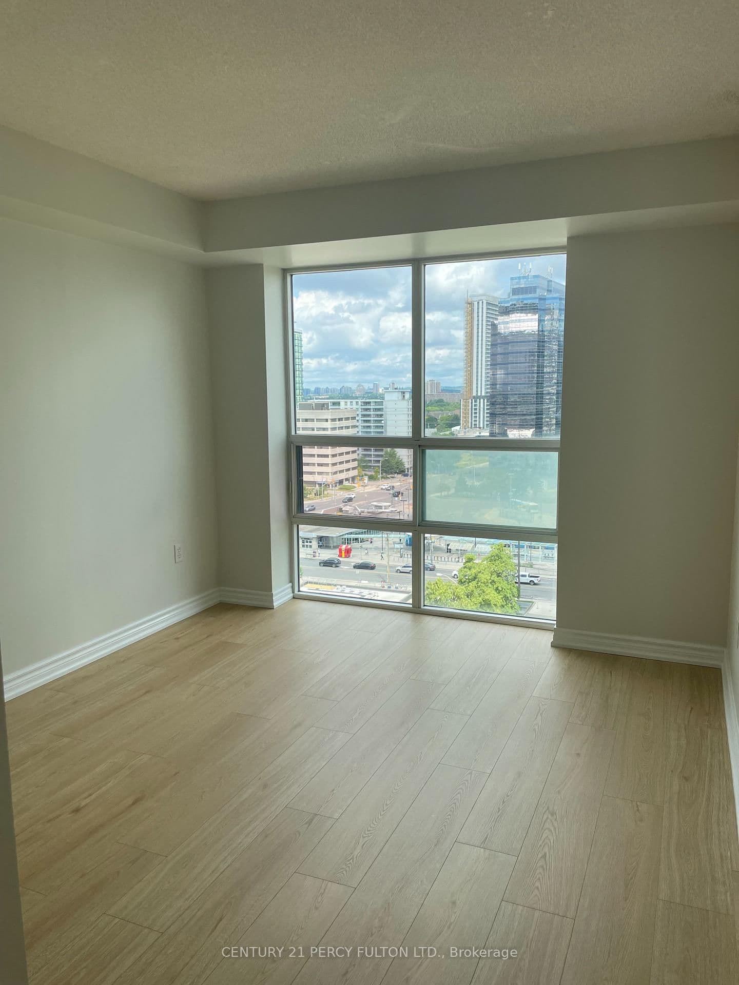 1 Pemberton Avenue, Unit 1503 thumbnail 8