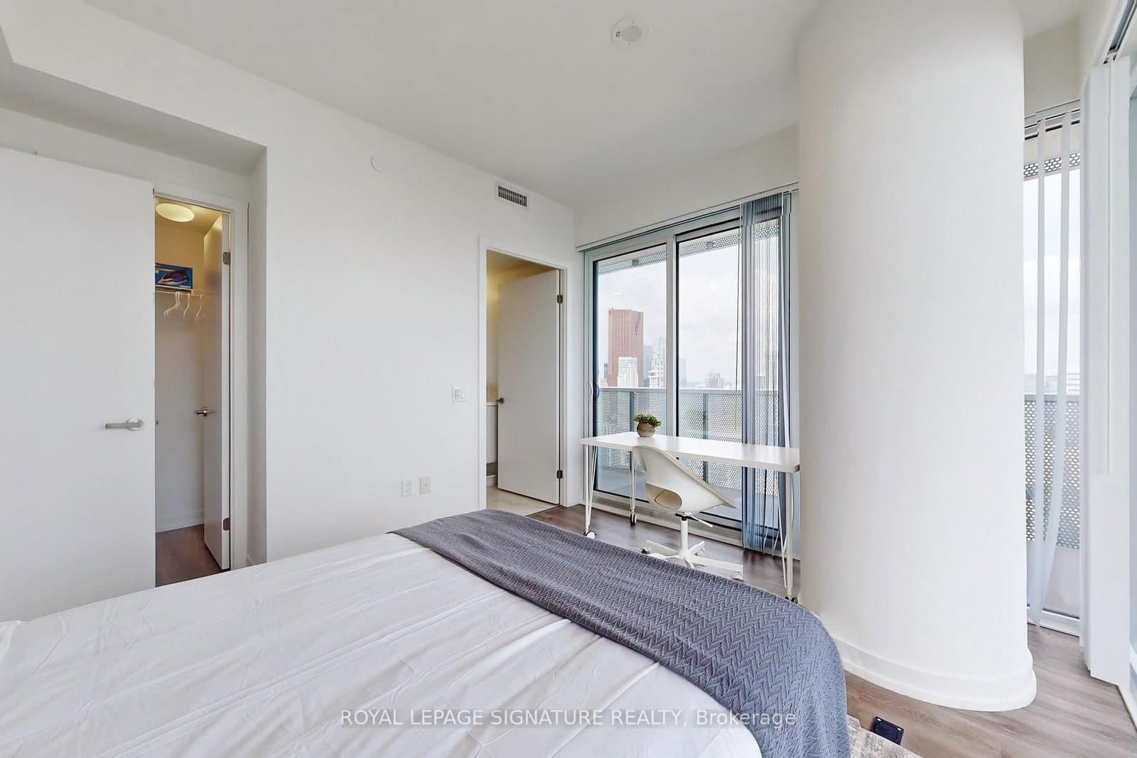 138 Downes Street, Unit 5203 thumbnail 21