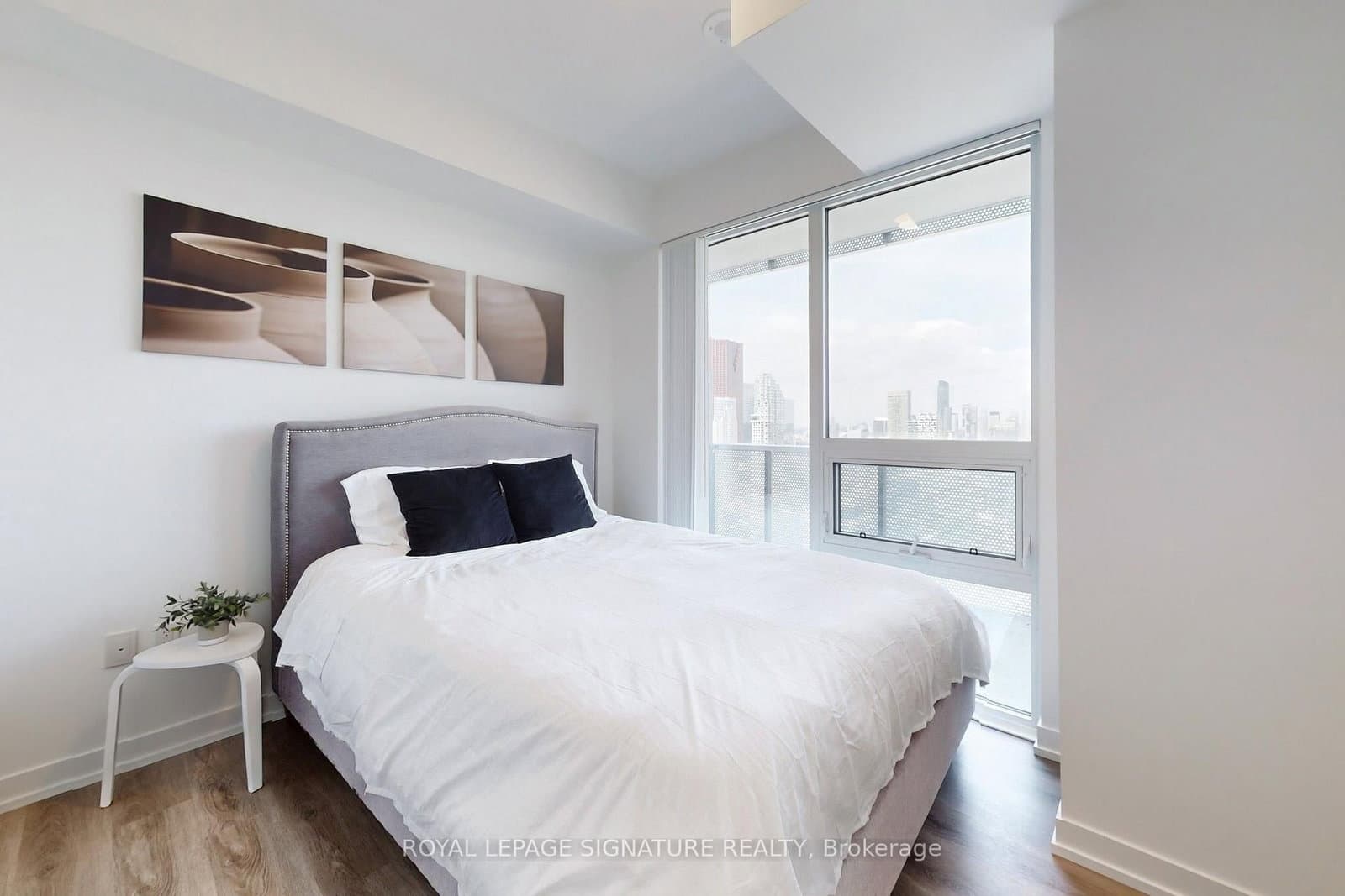 138 Downes Street, Unit 5203 thumbnail 24