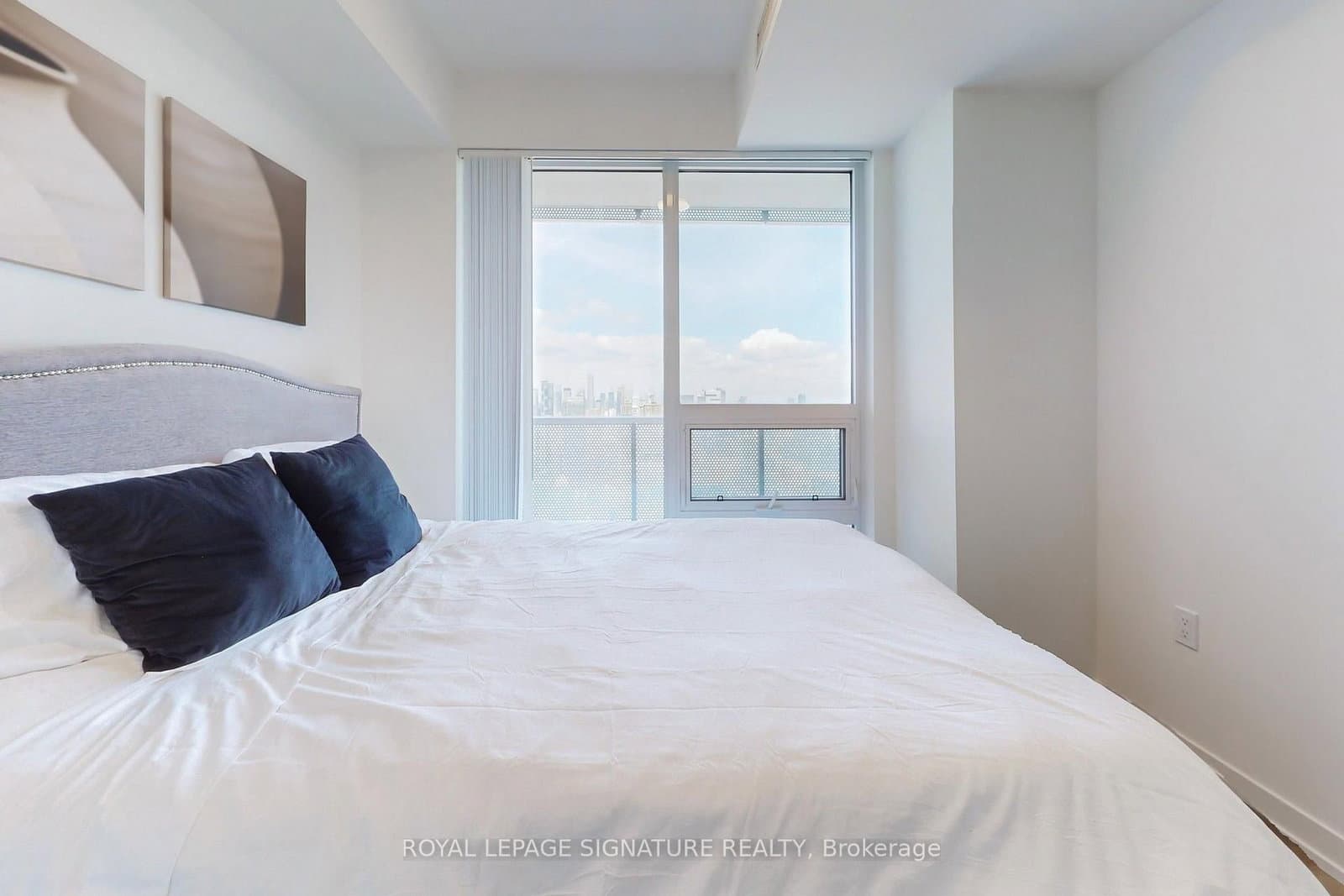 138 Downes Street, Unit 5203 thumbnail 25