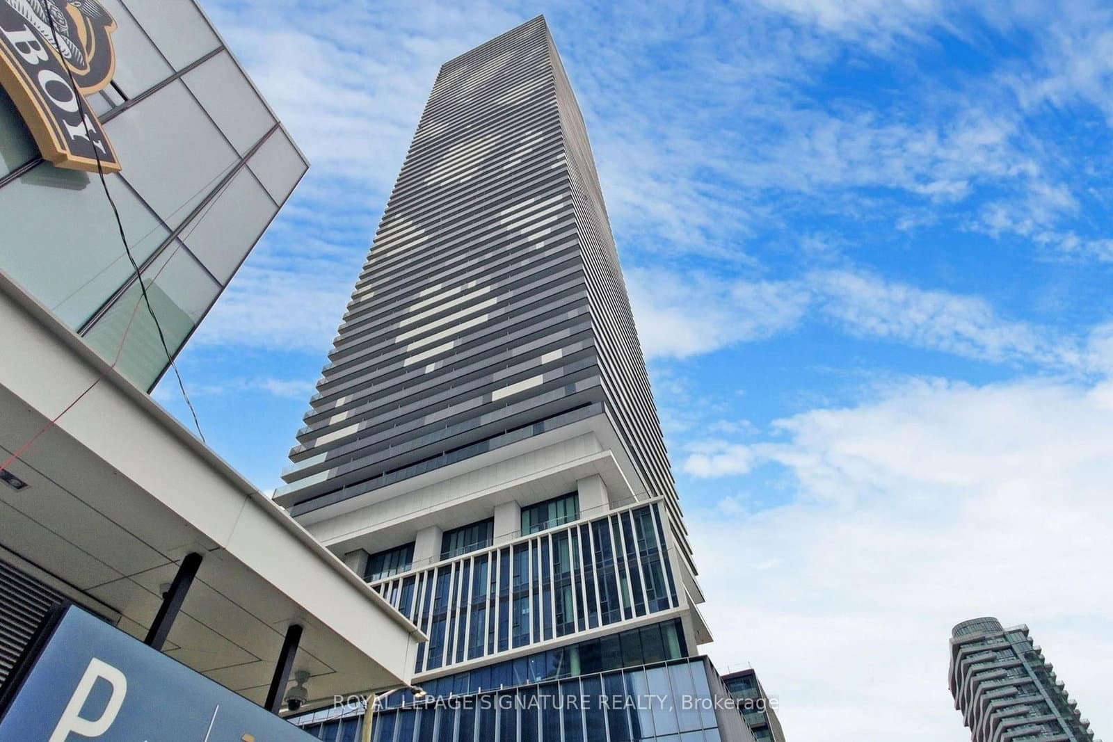 138 Downes Street, Unit 5203 thumbnail 3