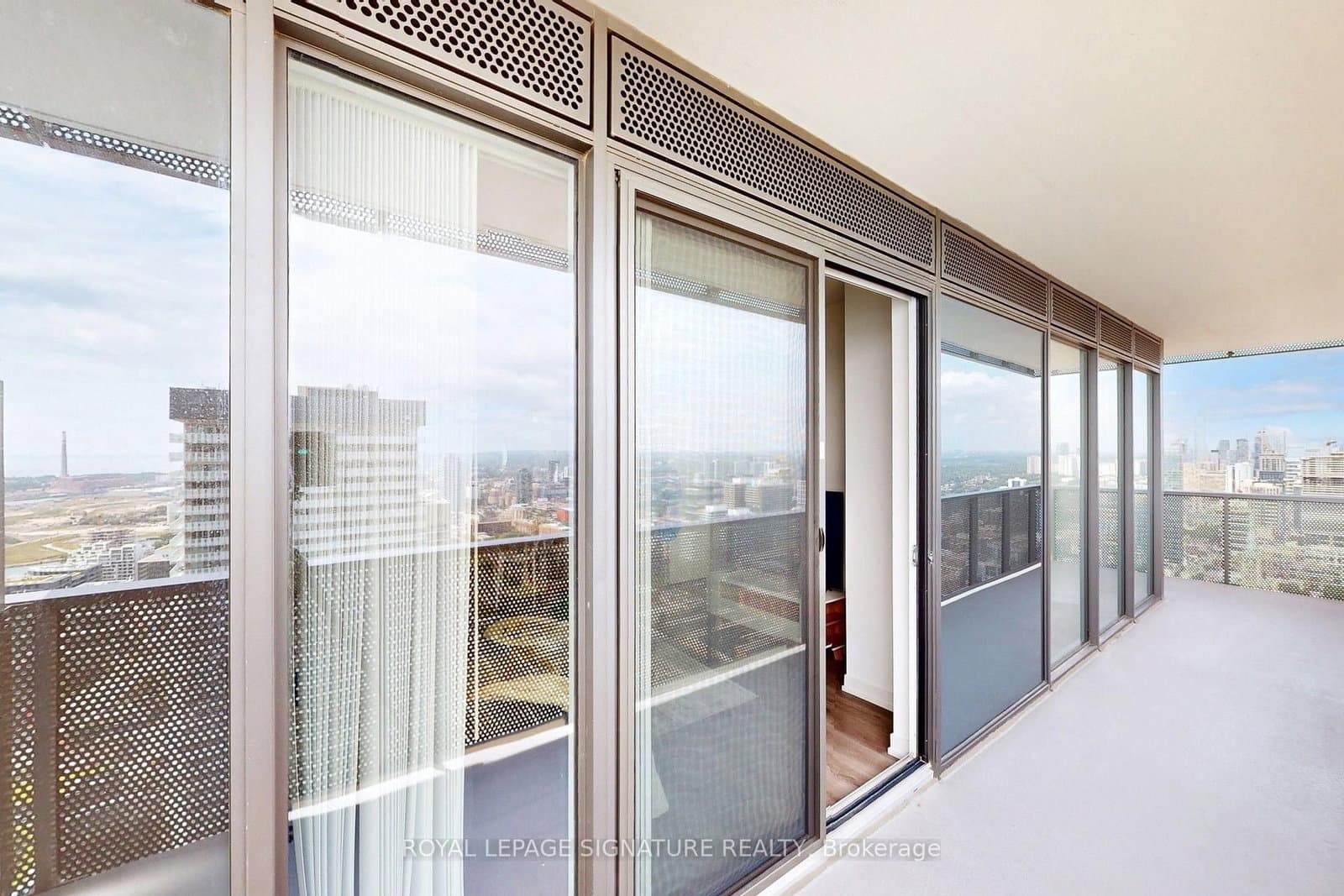 138 Downes Street, Unit 5203 thumbnail 31