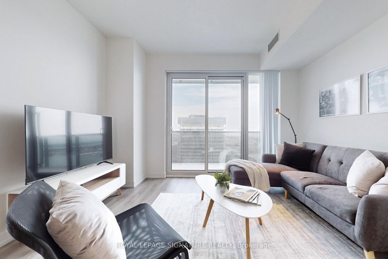 138 Downes Street, Unit 5203 thumbnail 8