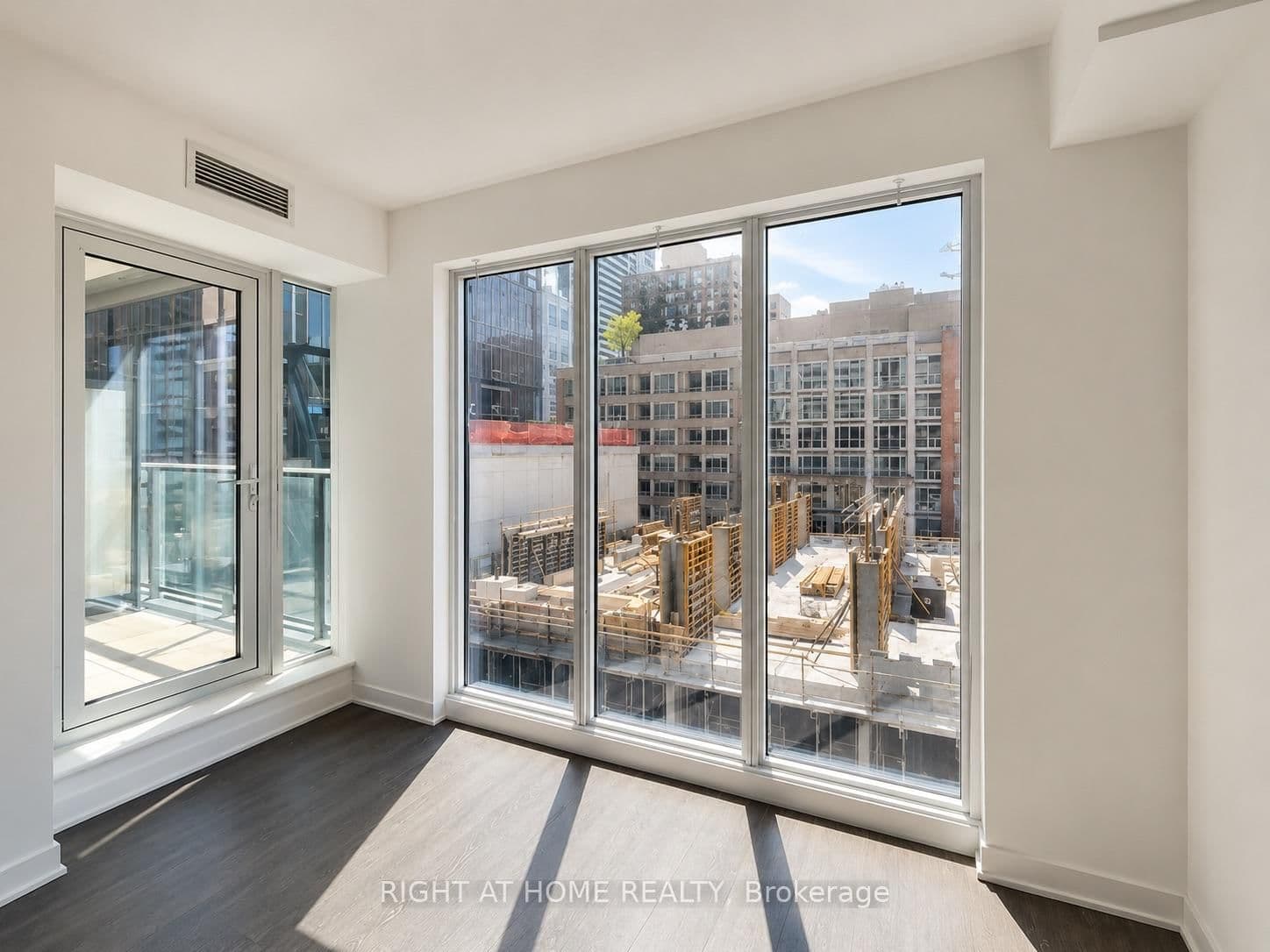 115 Blue Jays Way, Unit 910 thumbnail 5