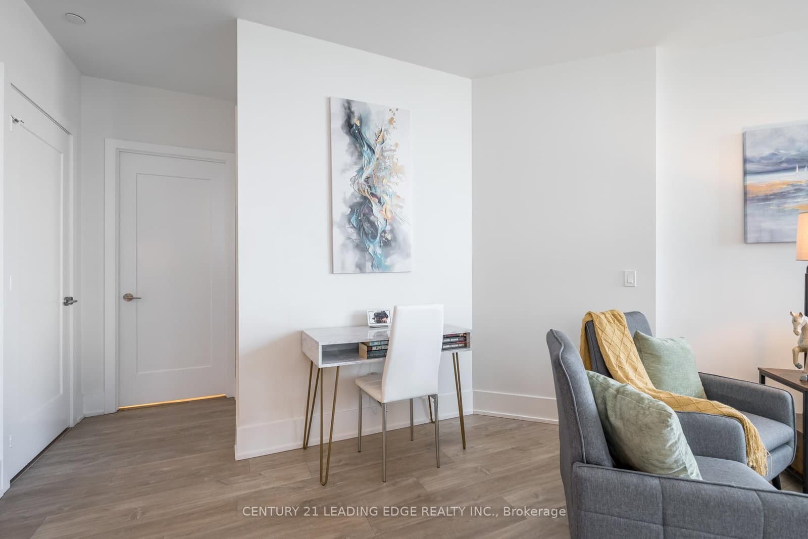 1 Edgewater Drive, Unit 919 thumbnail 11