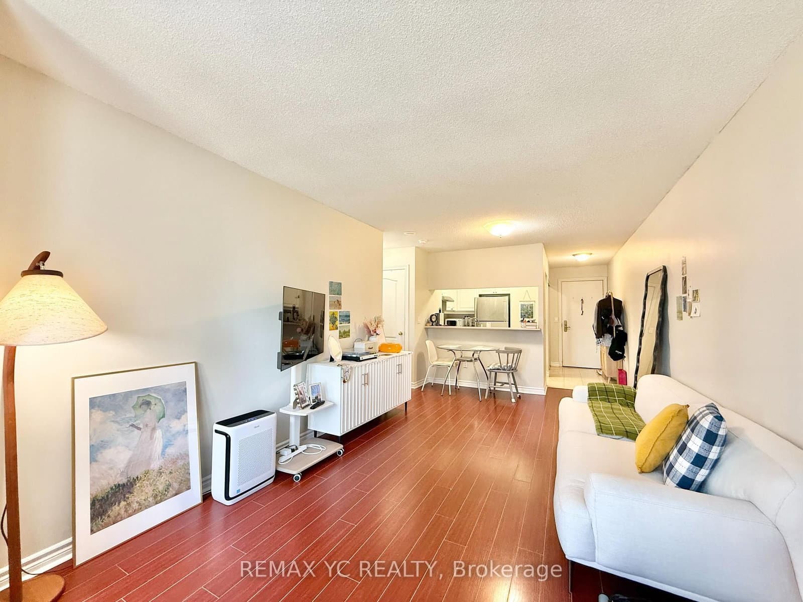 18 Sommerset Way, Unit 1011 thumbnail 2