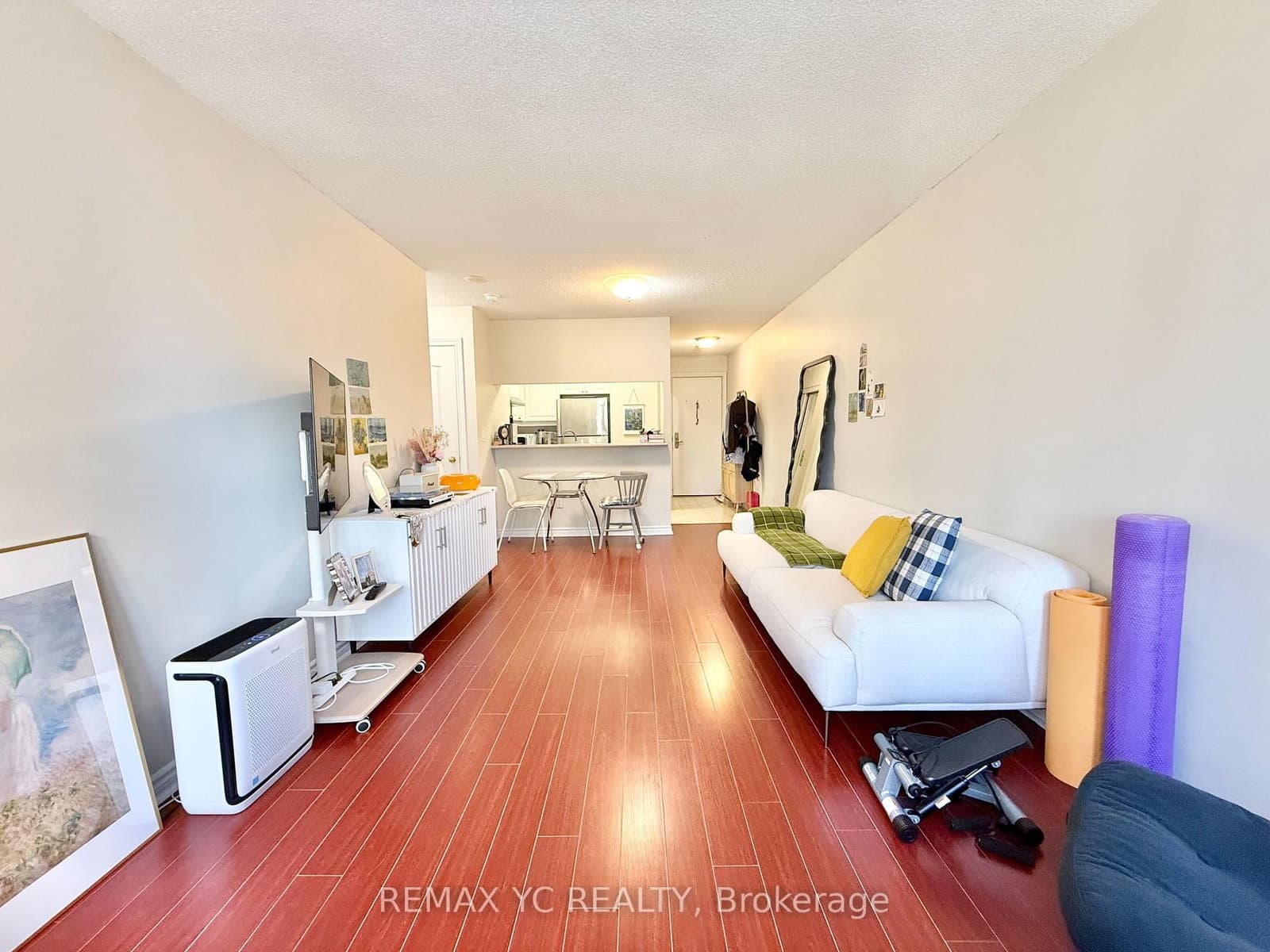 18 Sommerset Way, Unit 1011 thumbnail 3