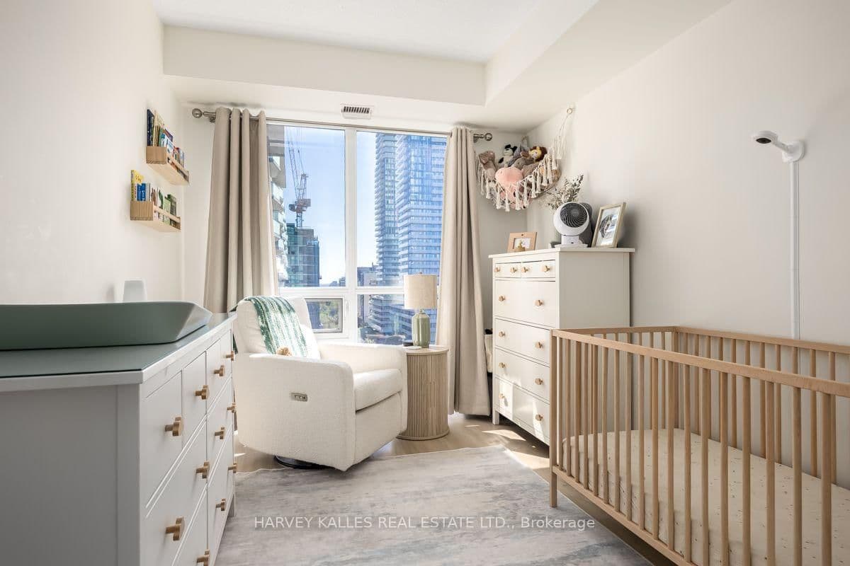 70 Roehampton Avenue, Unit 813 thumbnail 15