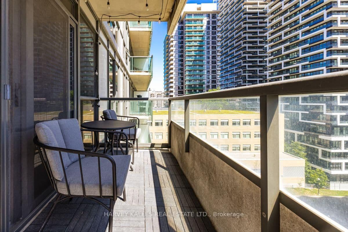 70 Roehampton Avenue, Unit 813 thumbnail 18