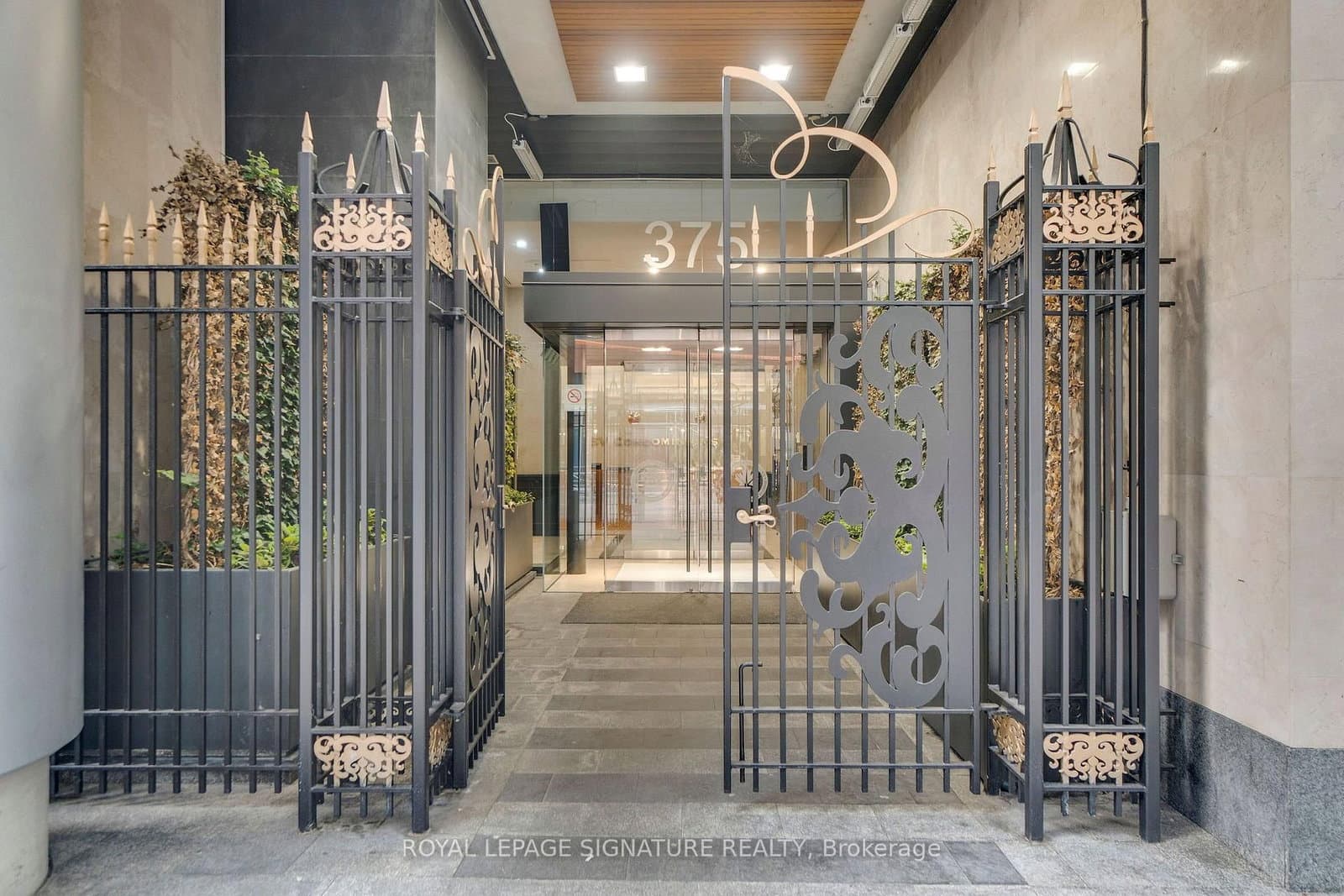 375 King Street, Unit 3210 thumbnail 5