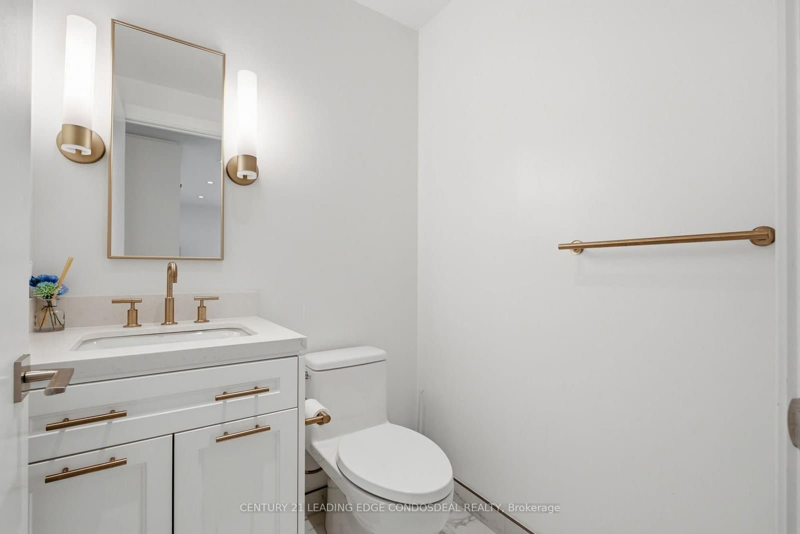 1 Strathgowan Avenue, Unit 503 thumbnail 31