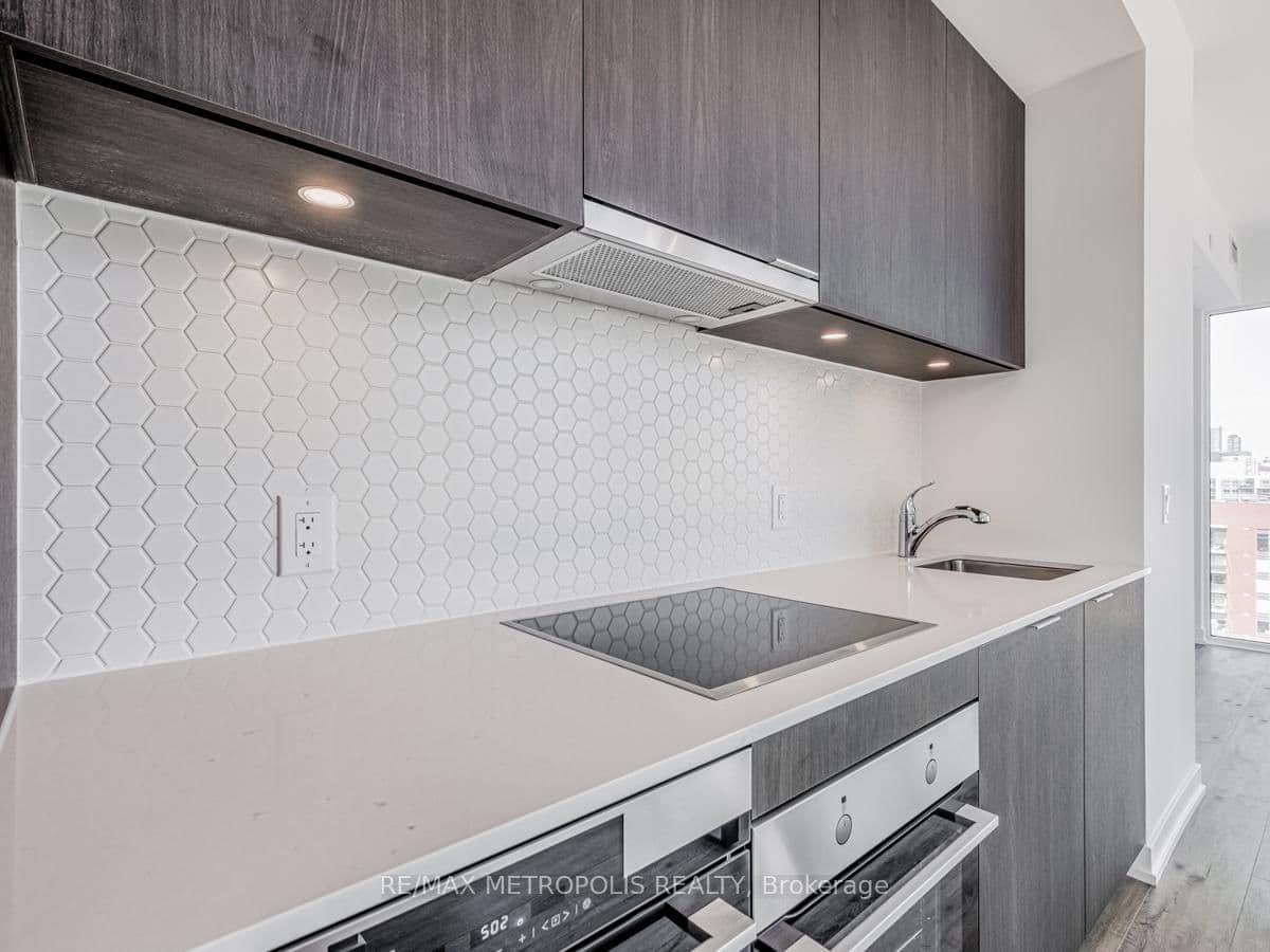 158 Front Street E, Unit 1508 thumbnail 12