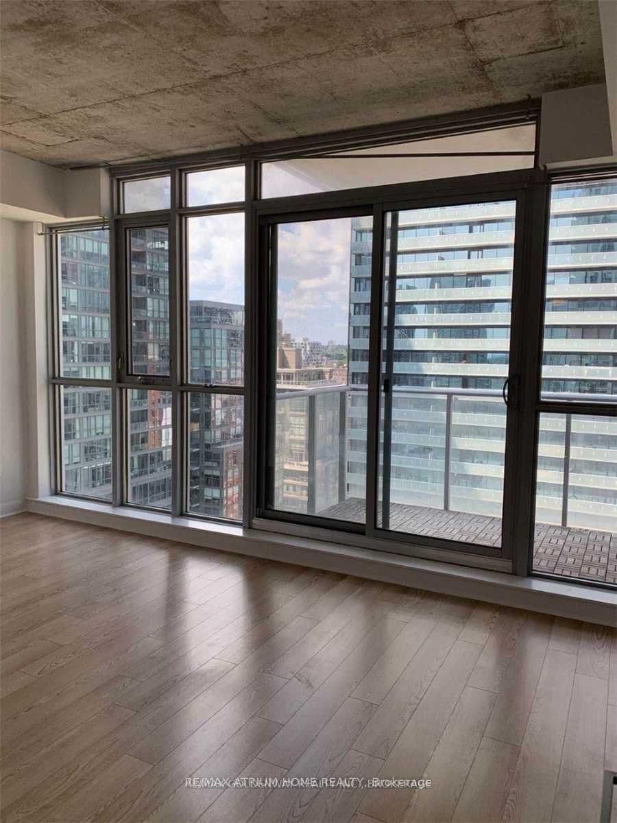 375 King Street W, Unit 1808 thumbnail 2