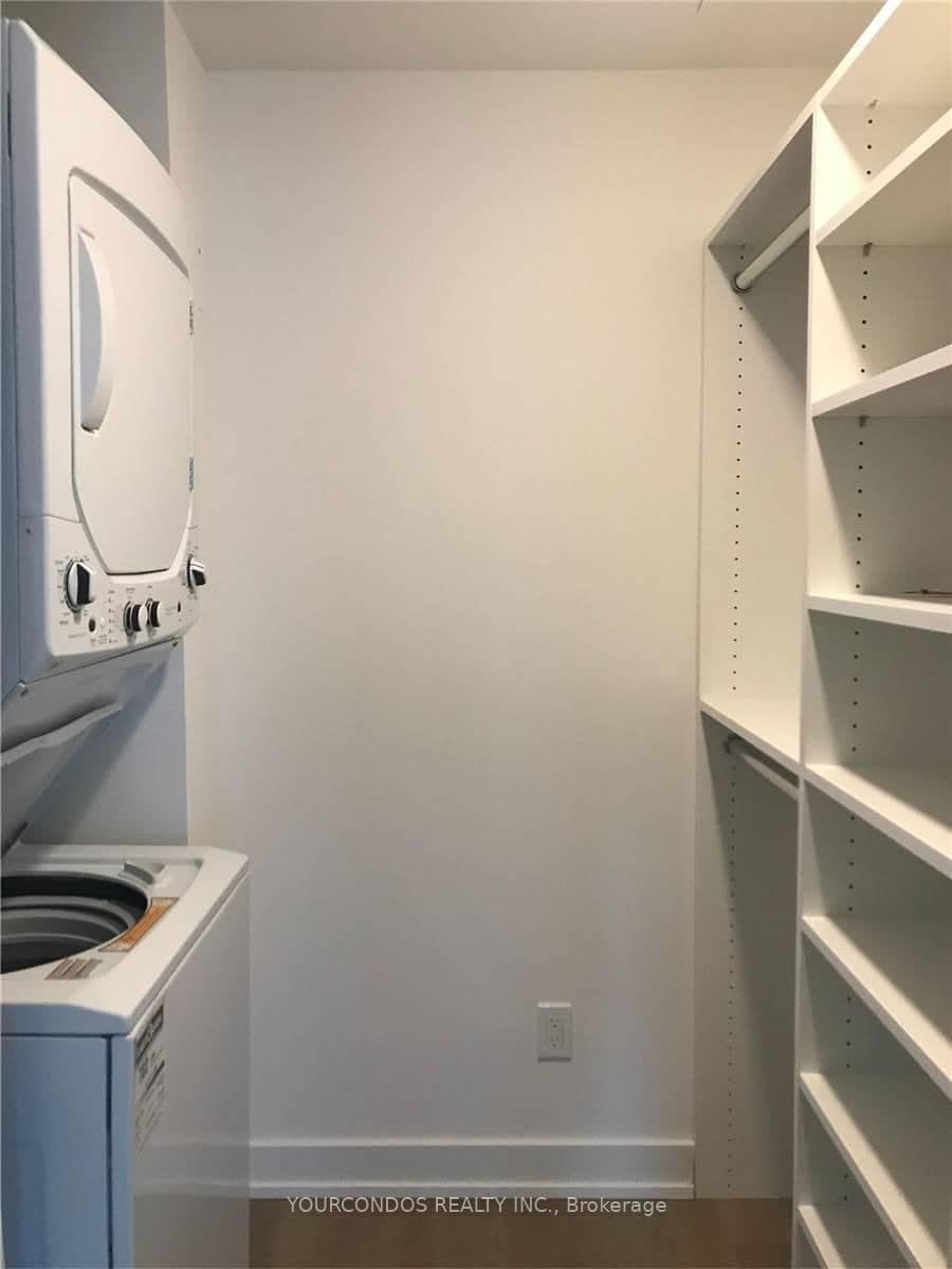 25 Richmond Street E, Unit 1114 thumbnail 9