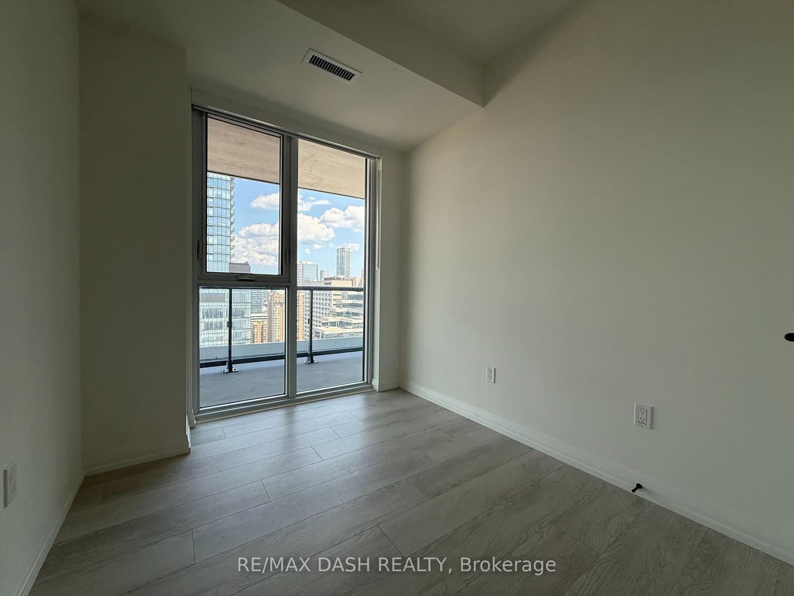 280 Dundas Street W, Unit 2505 thumbnail 13