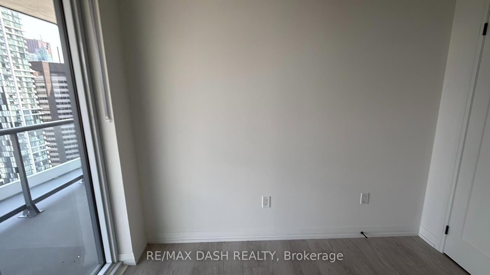 280 Dundas Street W, Unit 2505 thumbnail 15