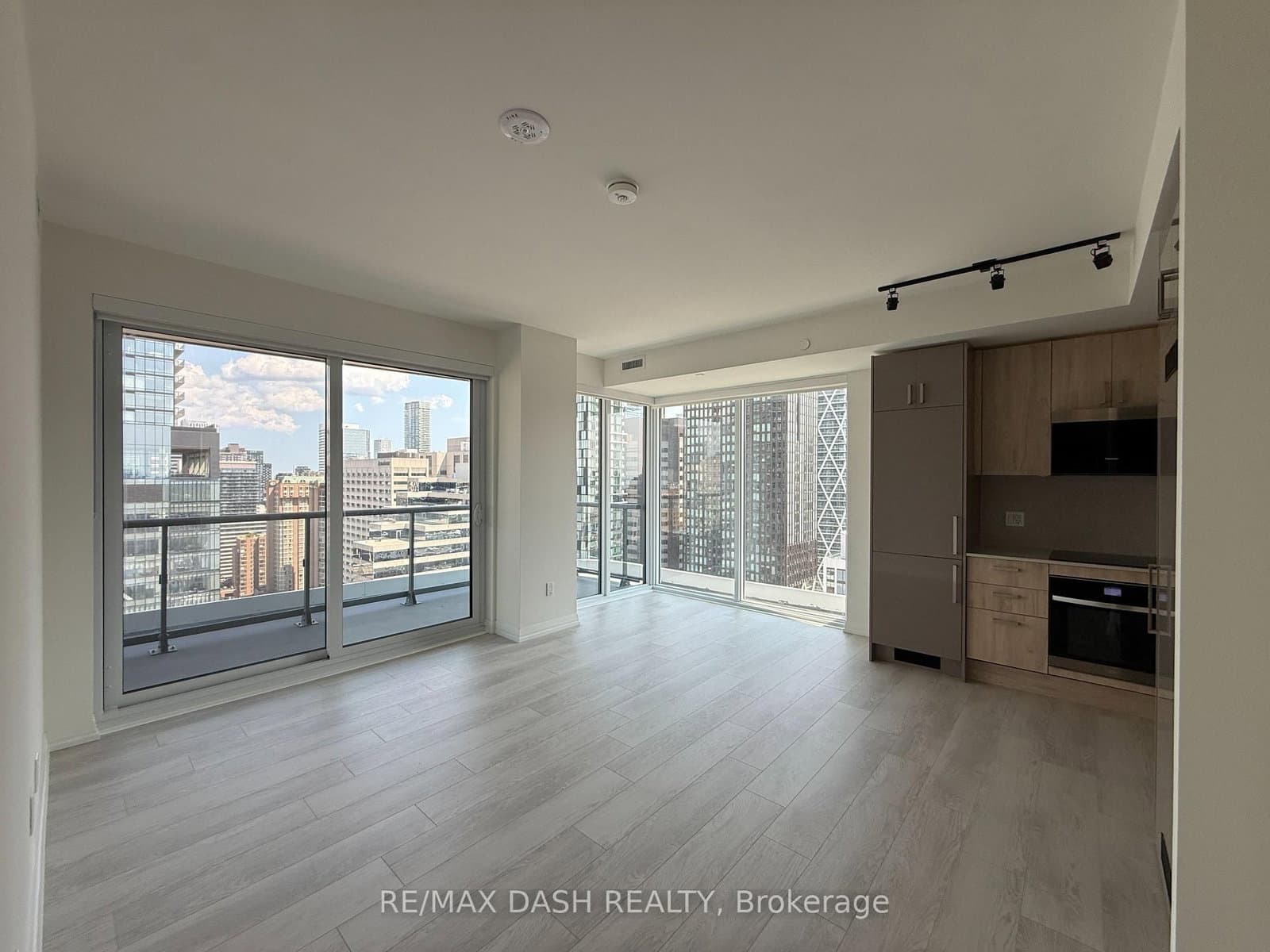 280 Dundas Street W, Unit 2505 thumbnail 20