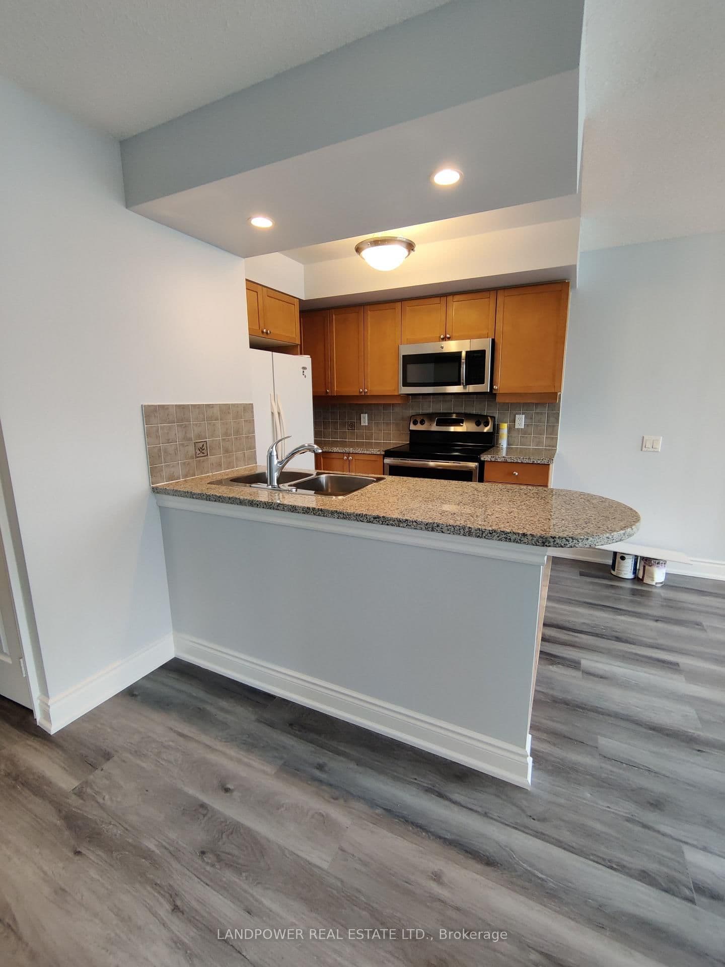10 Northtown Way, Unit 906 thumbnail 2