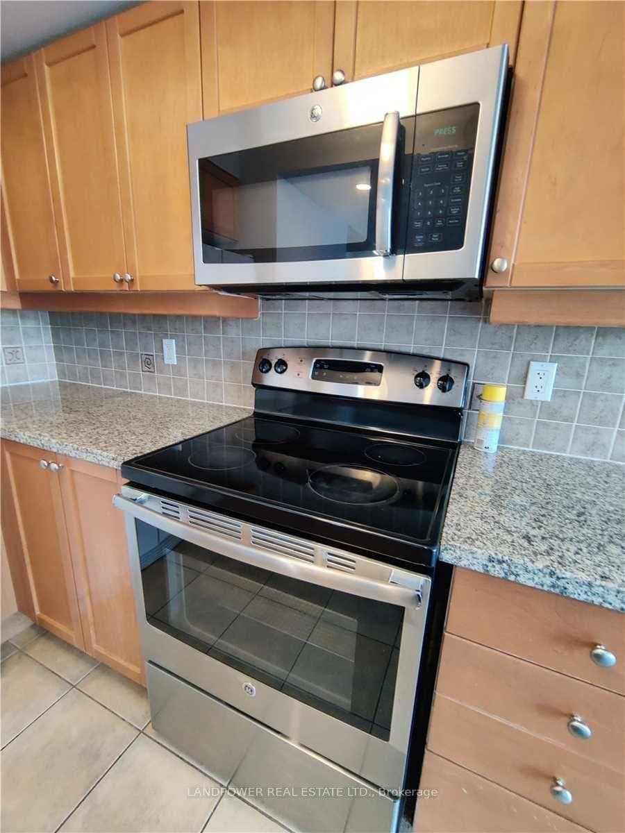 10 Northtown Way, Unit 906 thumbnail 4