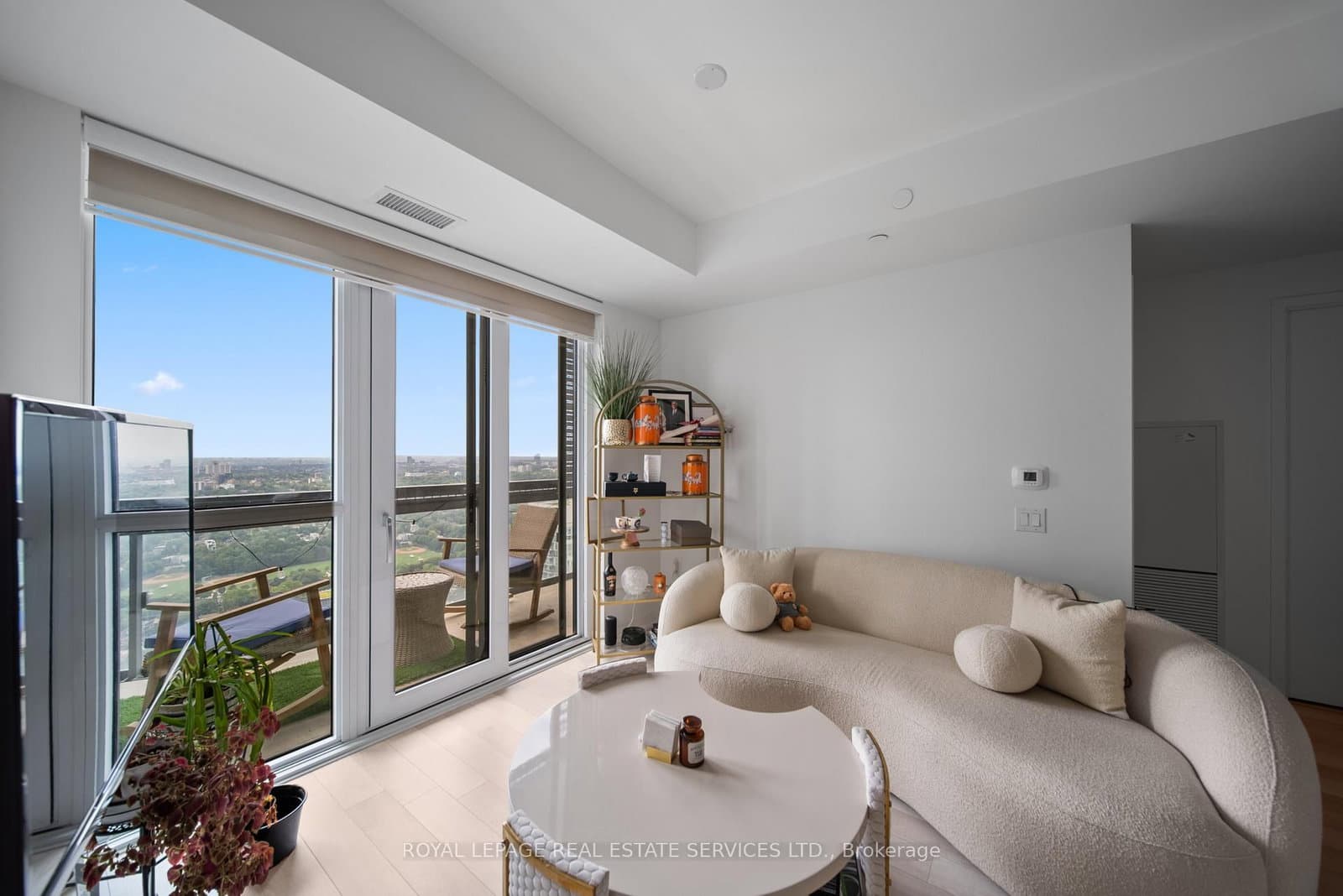 39 Roehampton Avenue, Unit 4207