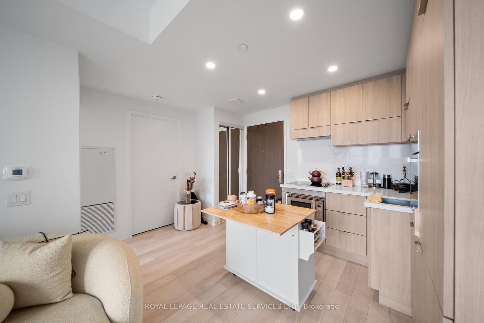 39 Roehampton Avenue, Unit 4207 thumbnail 2
