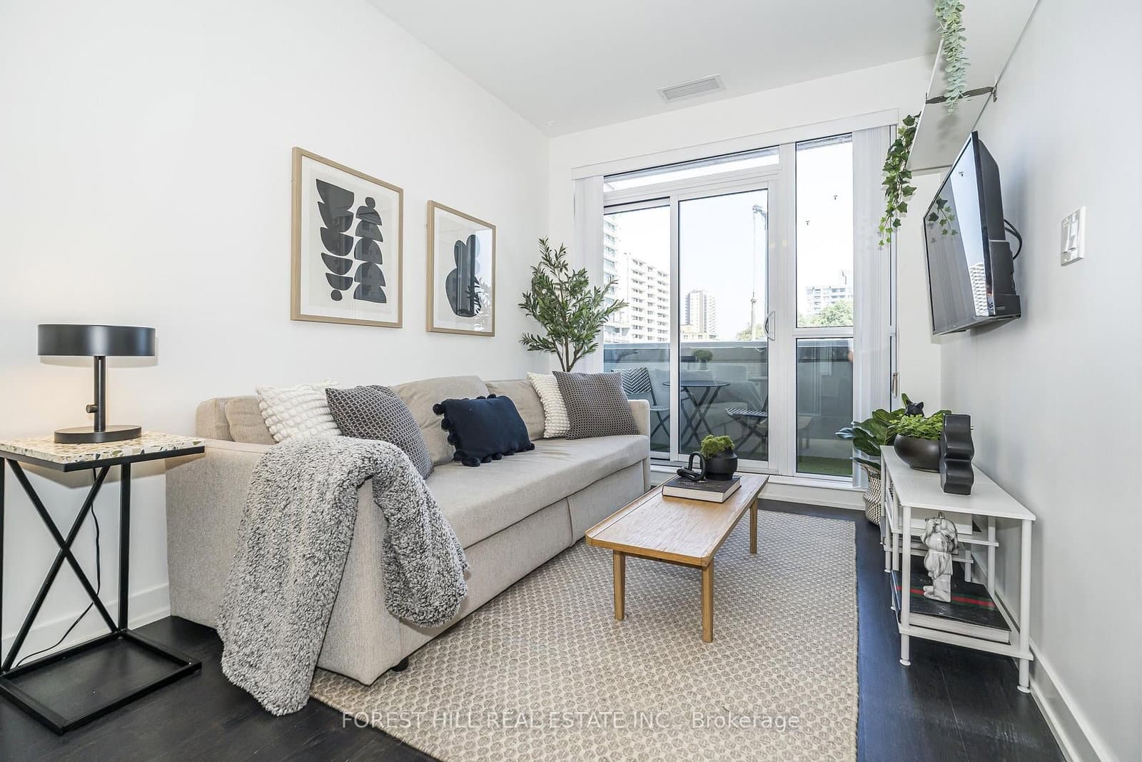 501 St Clair Avenue W, Unit 202
