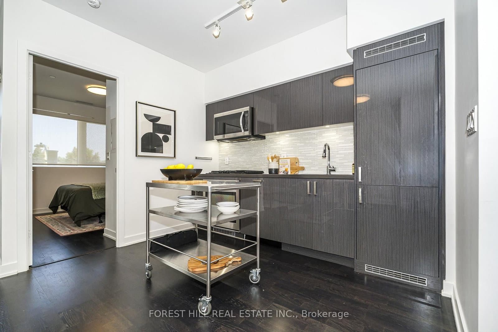 501 St Clair Avenue W, Unit 202 thumbnail 10