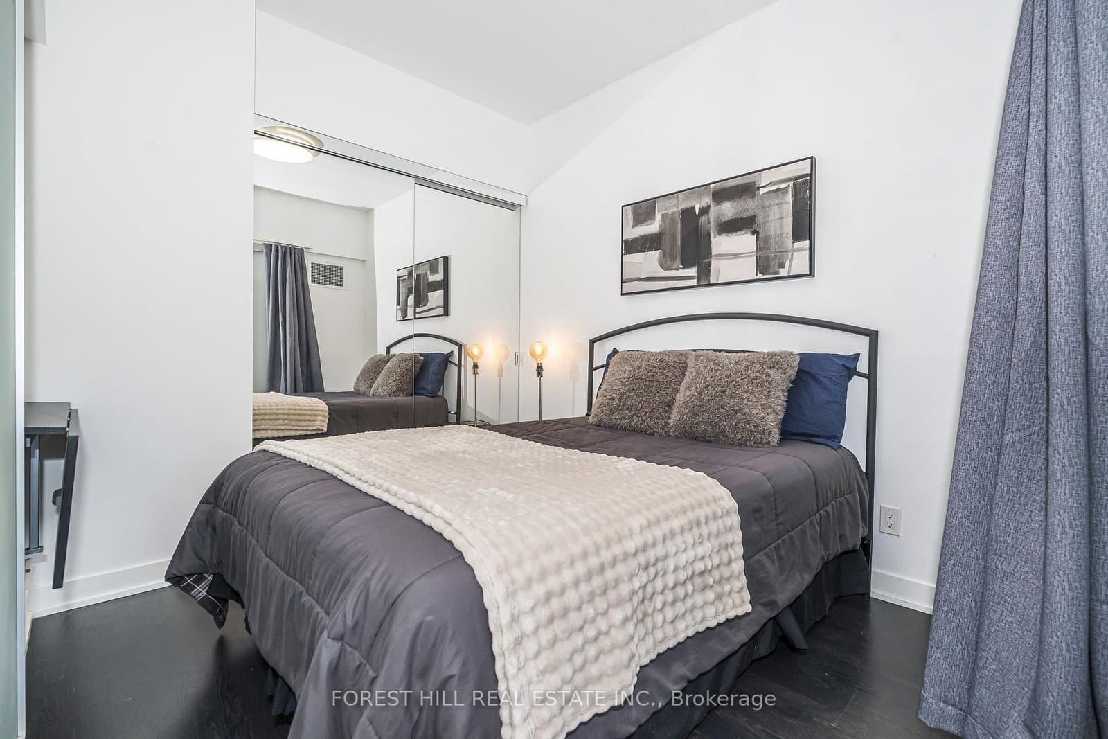 501 St Clair Avenue W, Unit 202 thumbnail 15