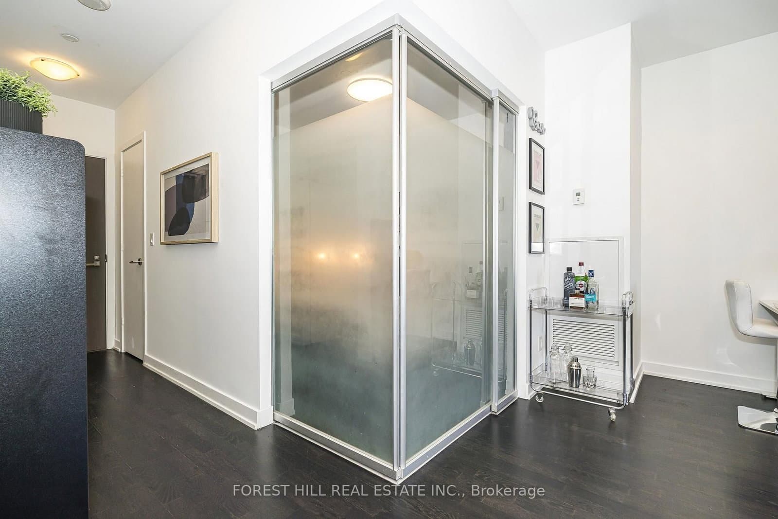 501 St Clair Avenue W, Unit 202 thumbnail 19