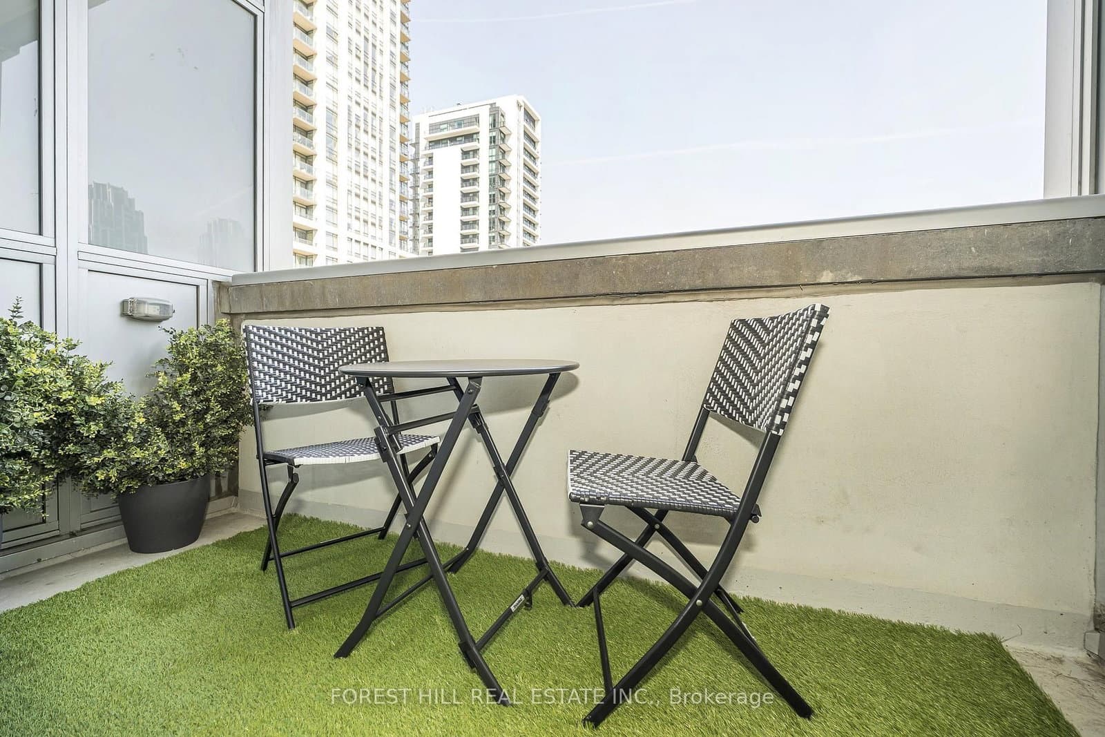 501 St Clair Avenue W, Unit 202 thumbnail 23